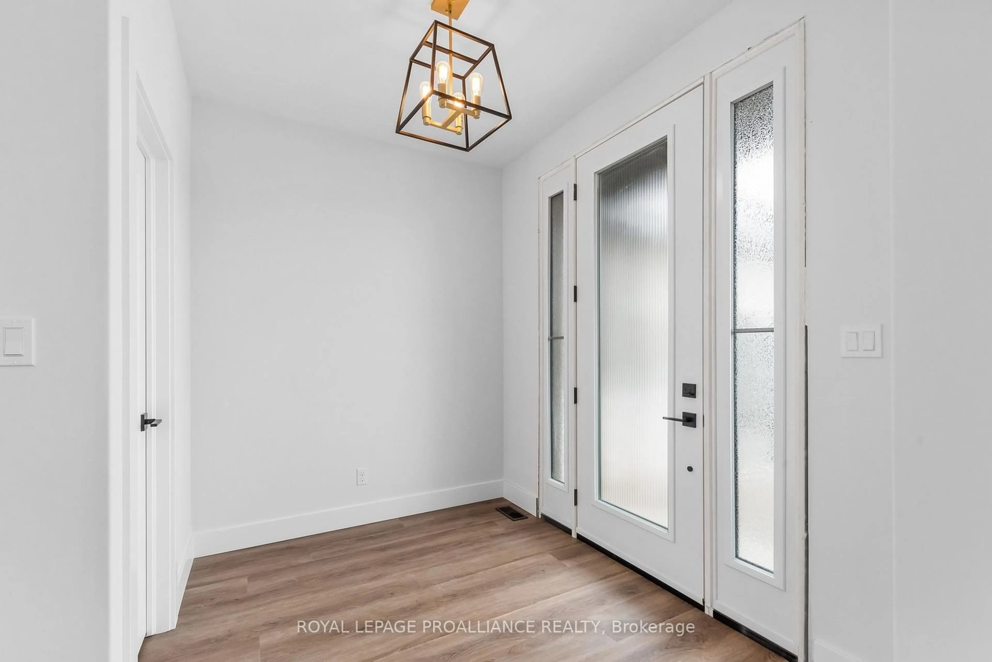 Indoor entryway for 38 Riverside Tr, Trent Hills Ontario K0L 1L0