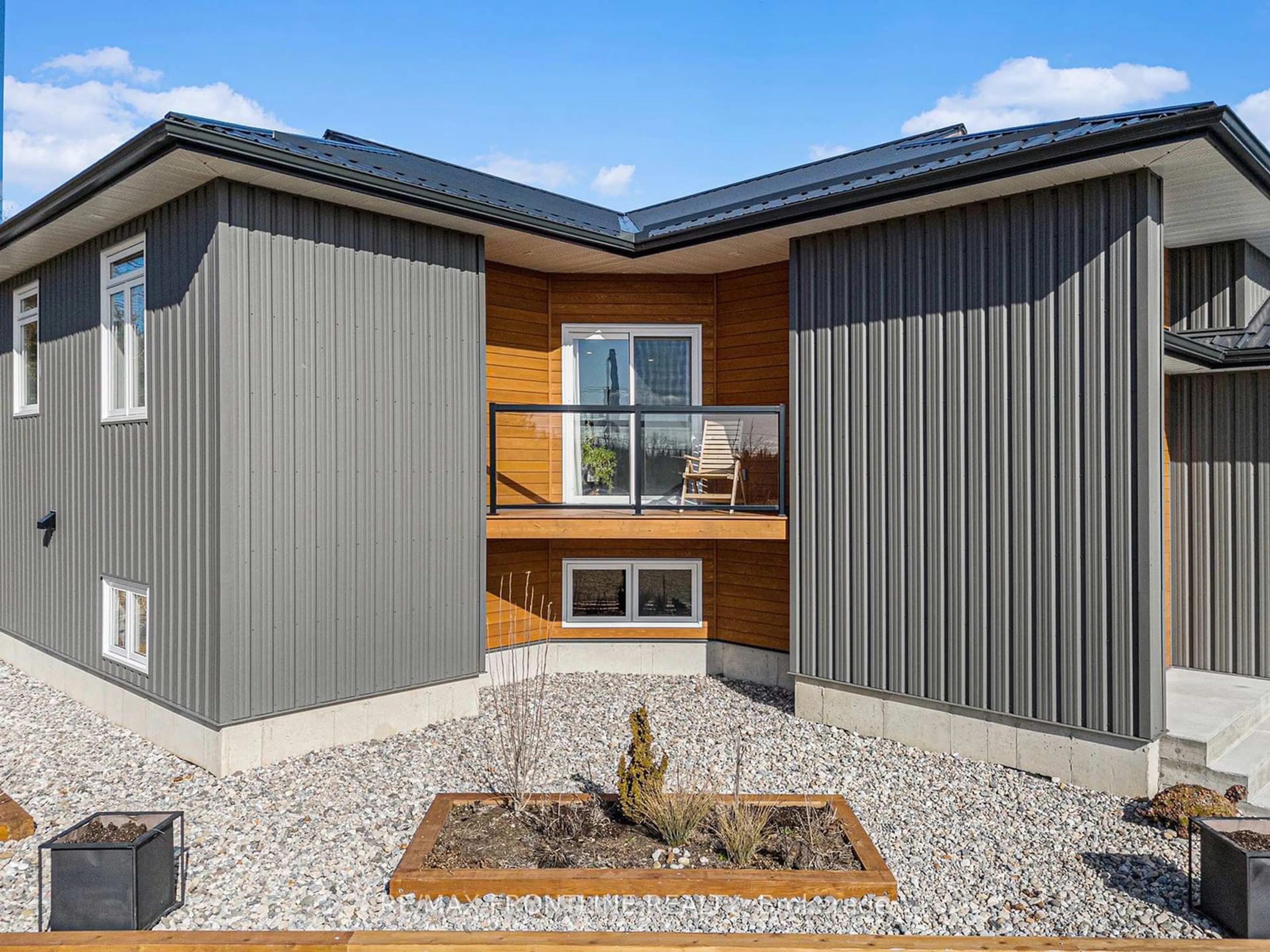 Home with vinyl exterior material, street for 462 Althorpe Rd, Perth Ontario K7H 3C9