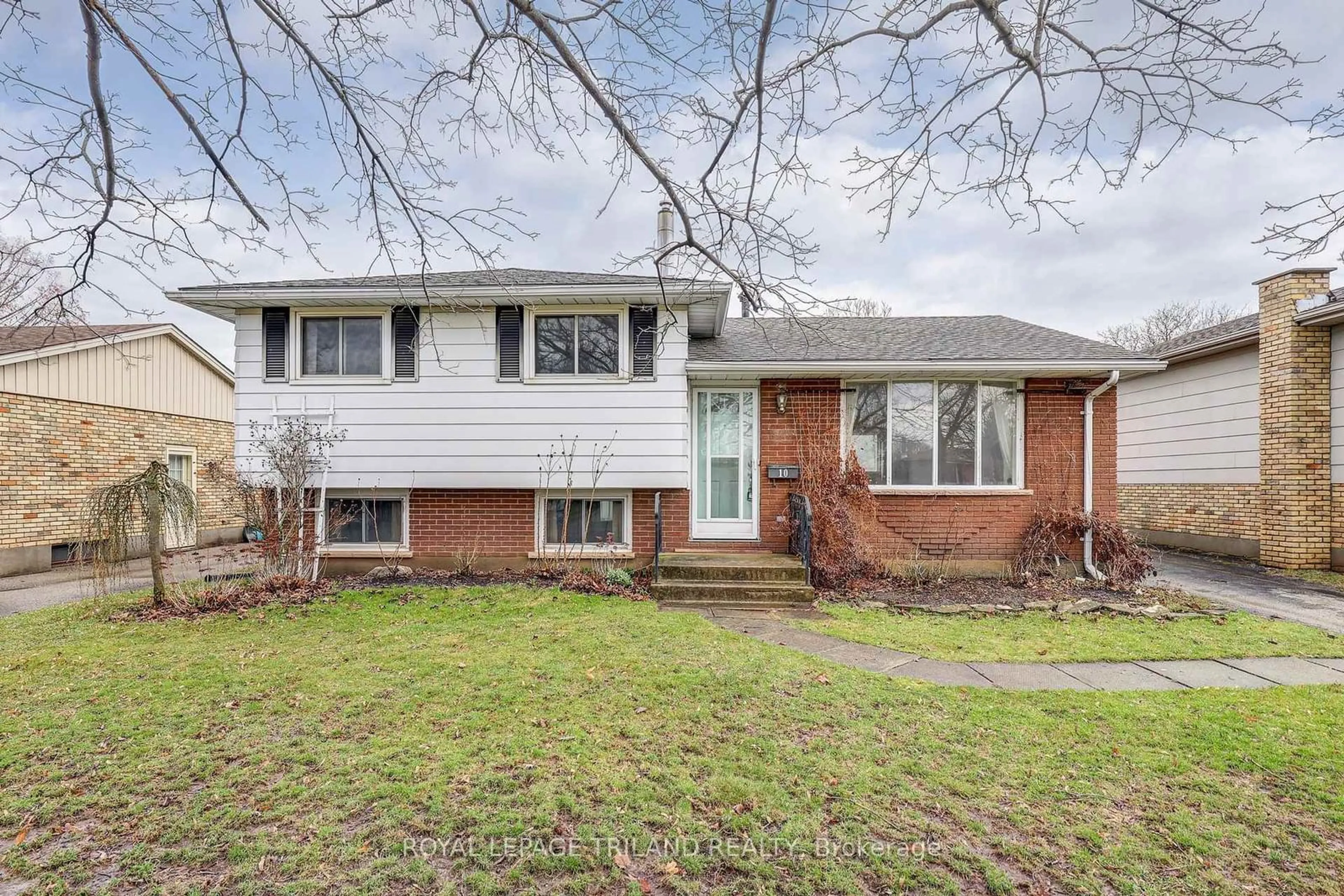 Home with brick exterior material, street for 10 Paulson Crt, St. Thomas Ontario N5R 1M9