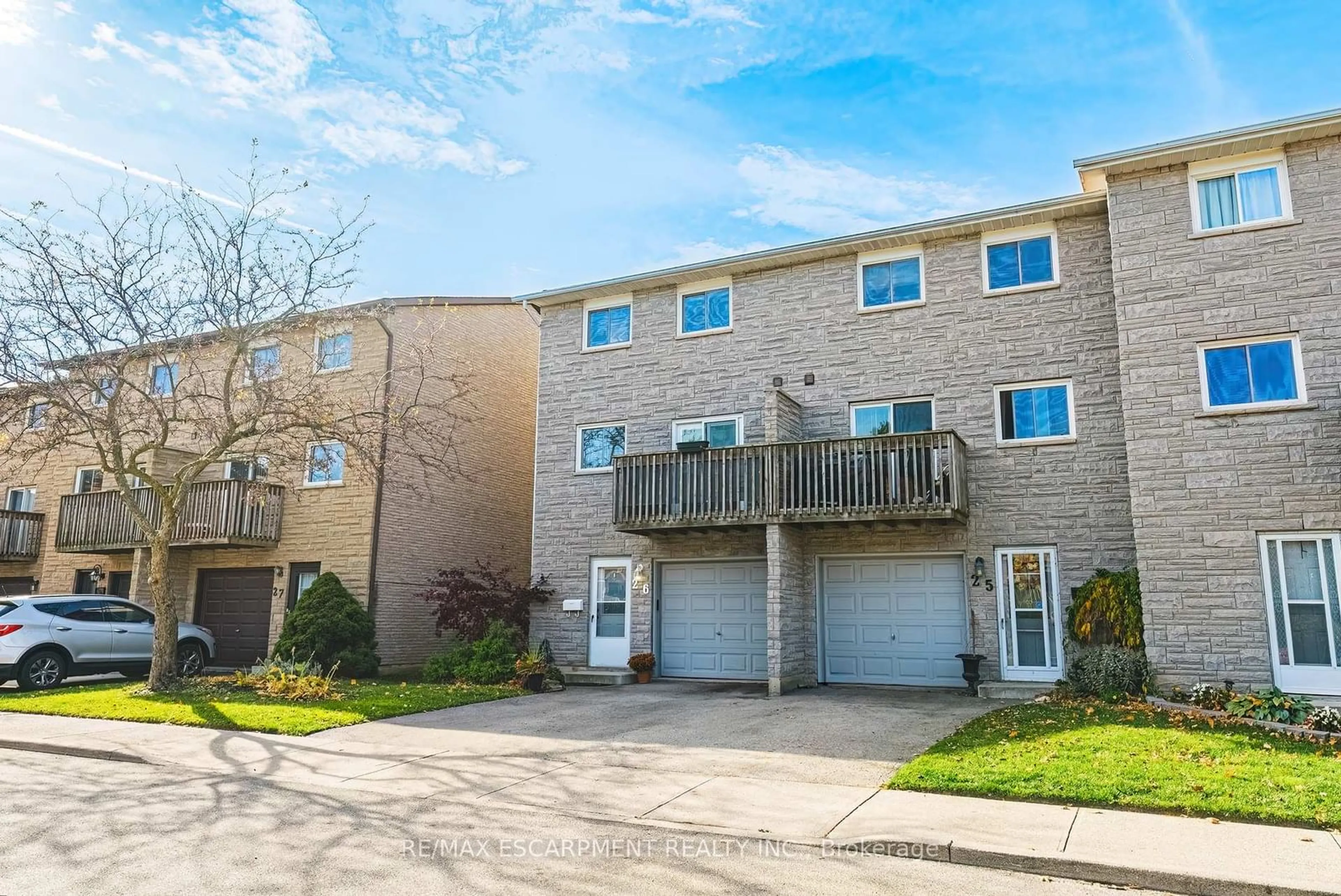 A pic from outside/outdoor area/front of a property/back of a property/a pic from drone, street for 1155 Paramount Dr #26, Hamilton Ontario L8J 2N4