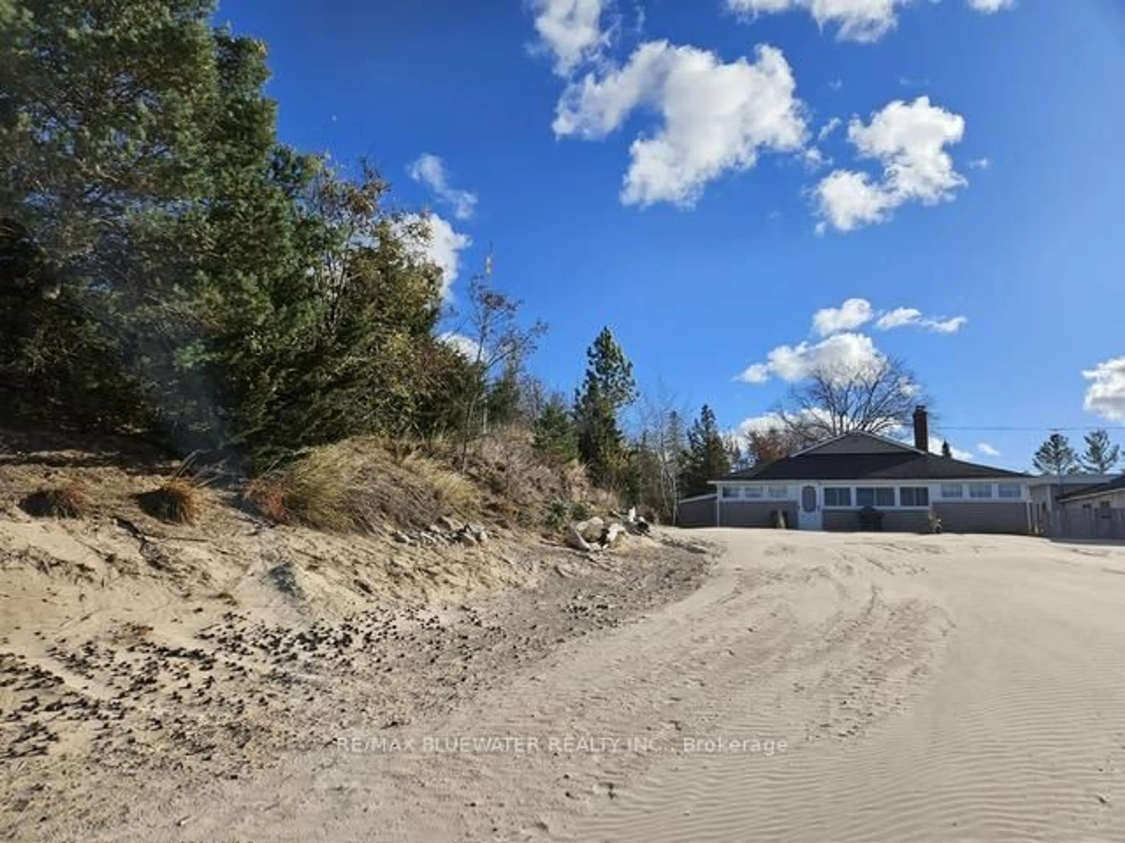 A pic from outside/outdoor area/front of a property/back of a property/a pic from drone, street for 6388 West Parkway Dr, Lambton Shores Ontario N0N 1J2