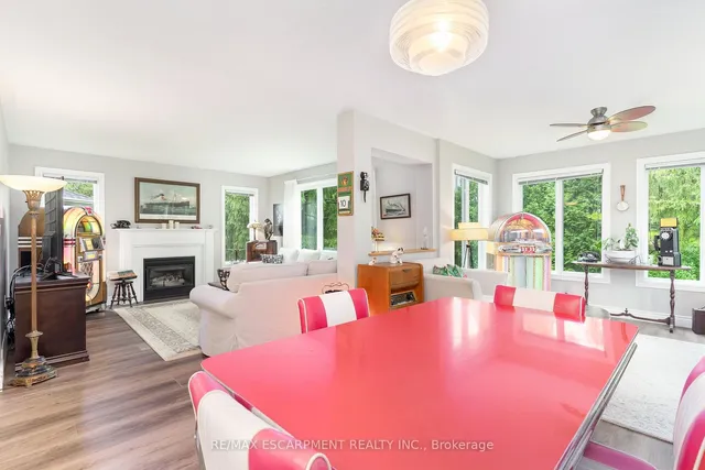 Additional property image - 105 Glenariff Dr