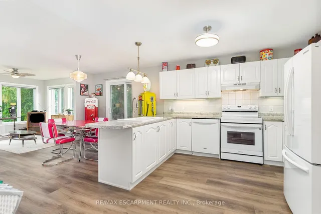 Additional property image - 105 Glenariff Dr