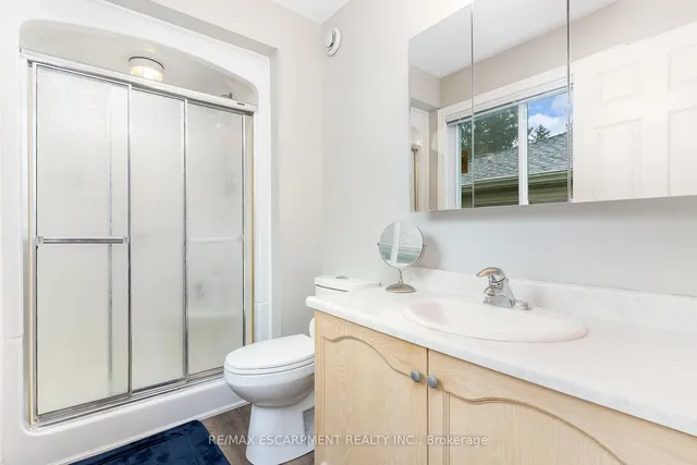 Additional property image - 105 Glenariff Dr