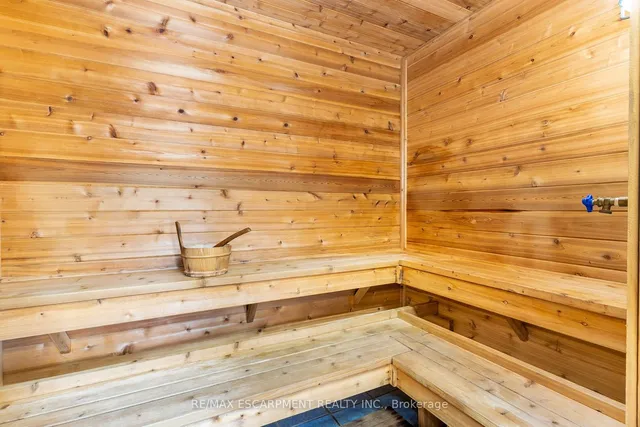Additional property image - 105 Glenariff Dr