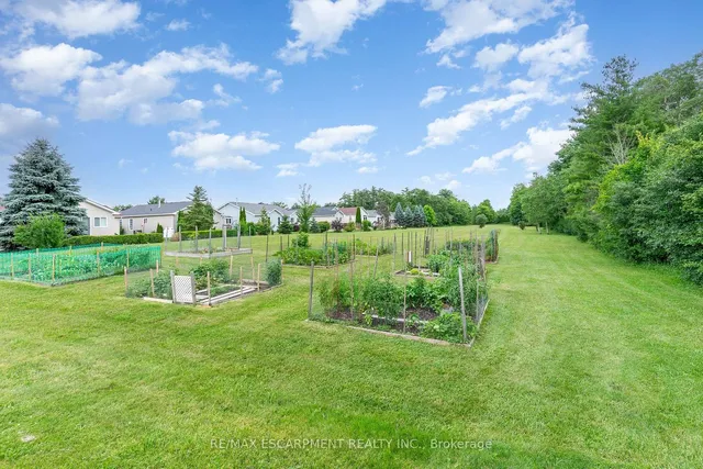 Additional property image - 105 Glenariff Dr