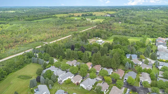 Additional property image - 105 Glenariff Dr