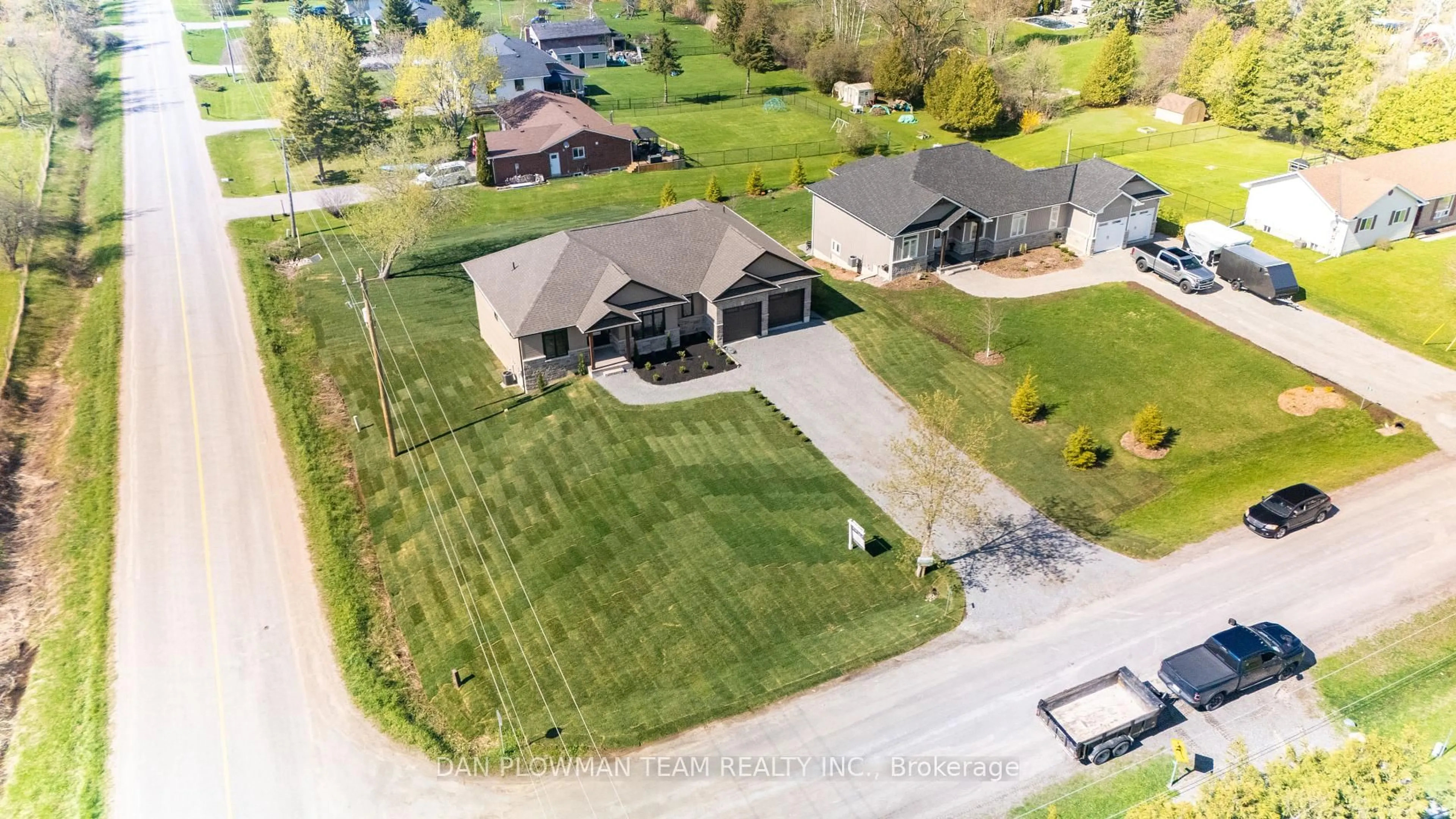 A pic from outside/outdoor area/front of a property/back of a property/a pic from drone, street for 74 Shelley Dr, Kawartha Lakes Ontario K0M 2C0