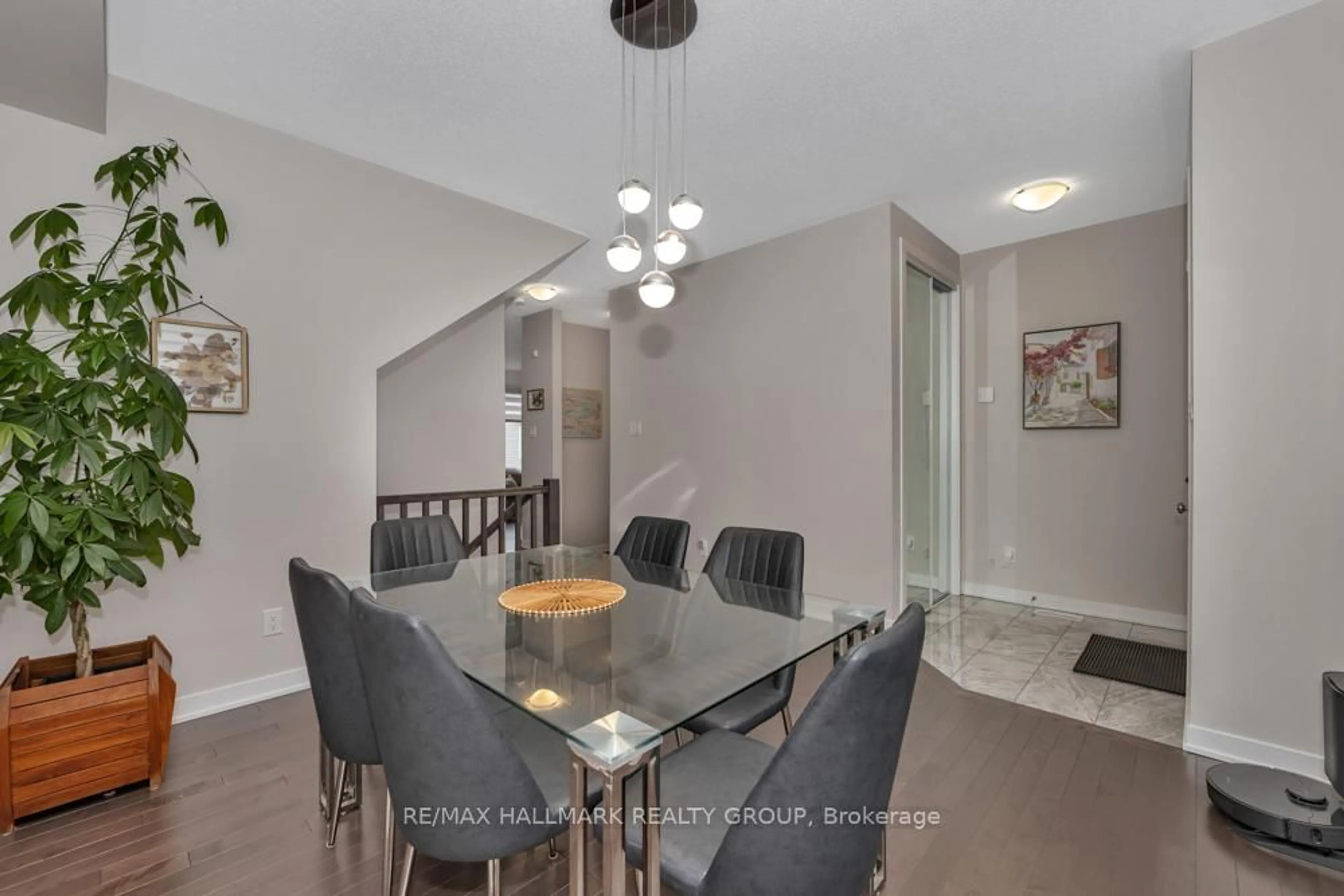 Dining room, unknown for 1856 Haiku St, Ottawa Ontario K2J 6W6