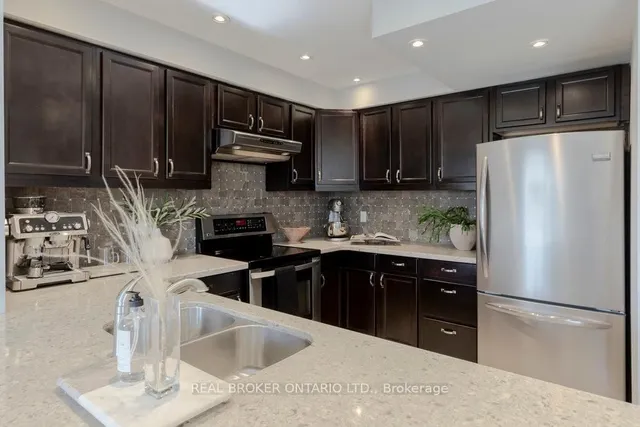 Additional property image - 79 Braeheid Ave Unit 1