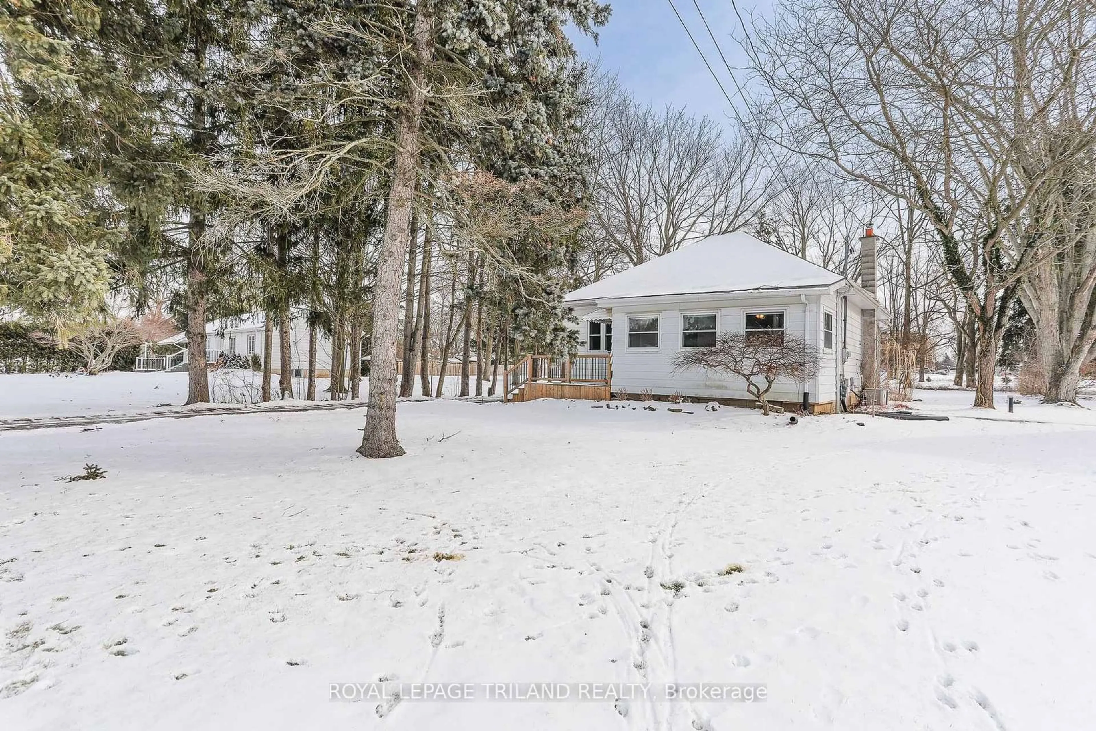 A pic from outside/outdoor area/front of a property/back of a property/a pic from drone, unknown for 41 Marlene St, Central Elgin Ontario N5R 1B5