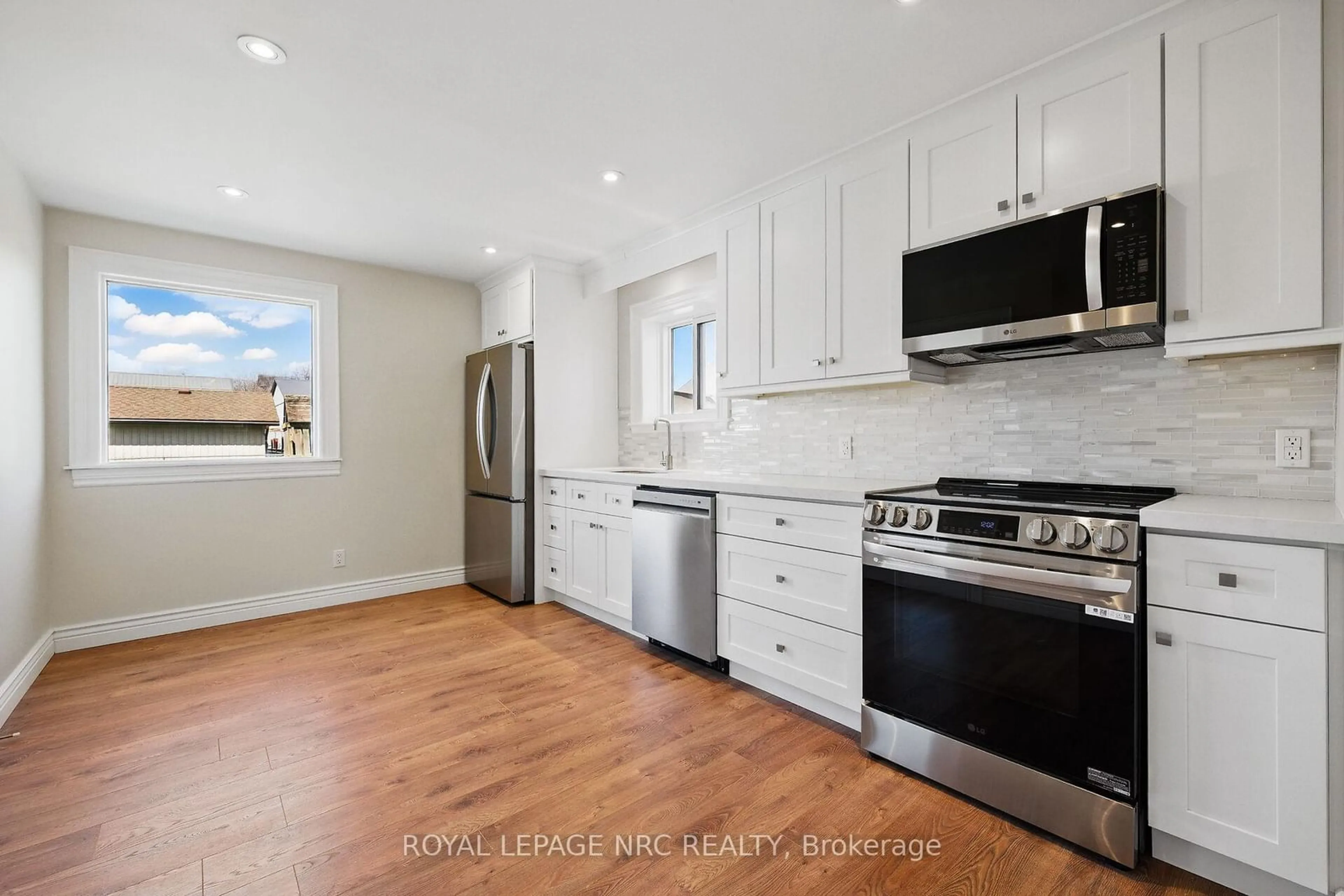 Open concept kitchen, unknown for 2083 Main St, Haldimand Ontario N0A 1J0