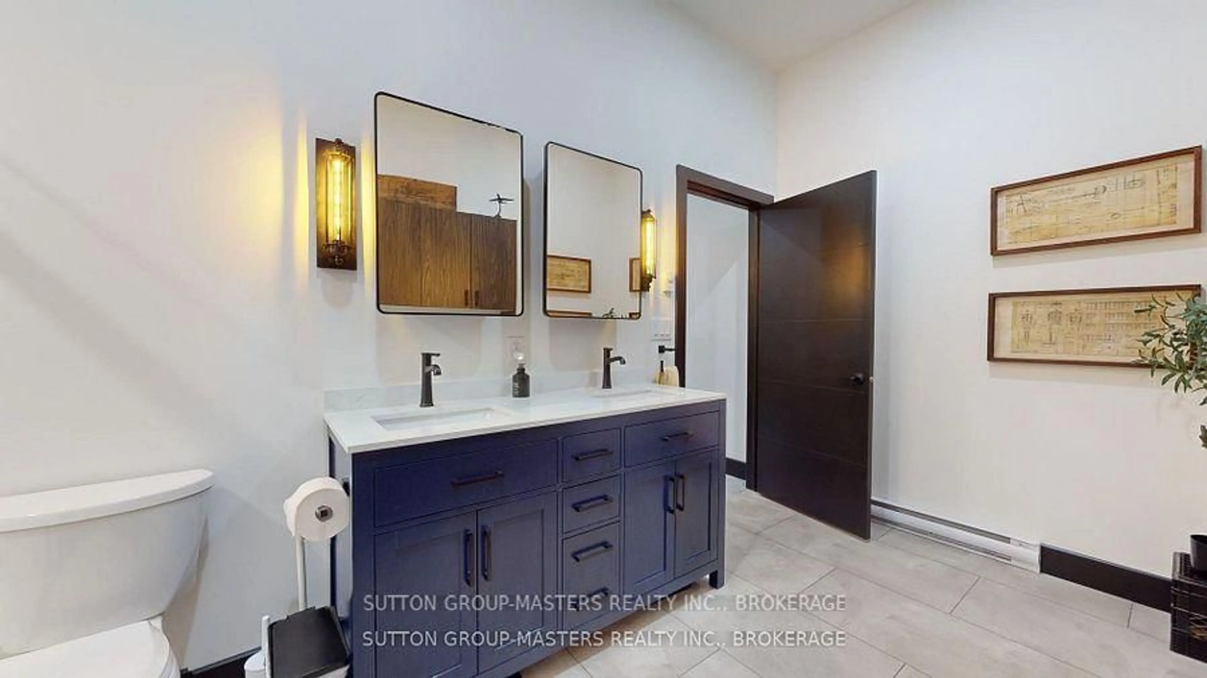 Contemporary bathroom, ceramic/tile floor for 300-304 Montreal St, Kingston Ontario K7K 3H1