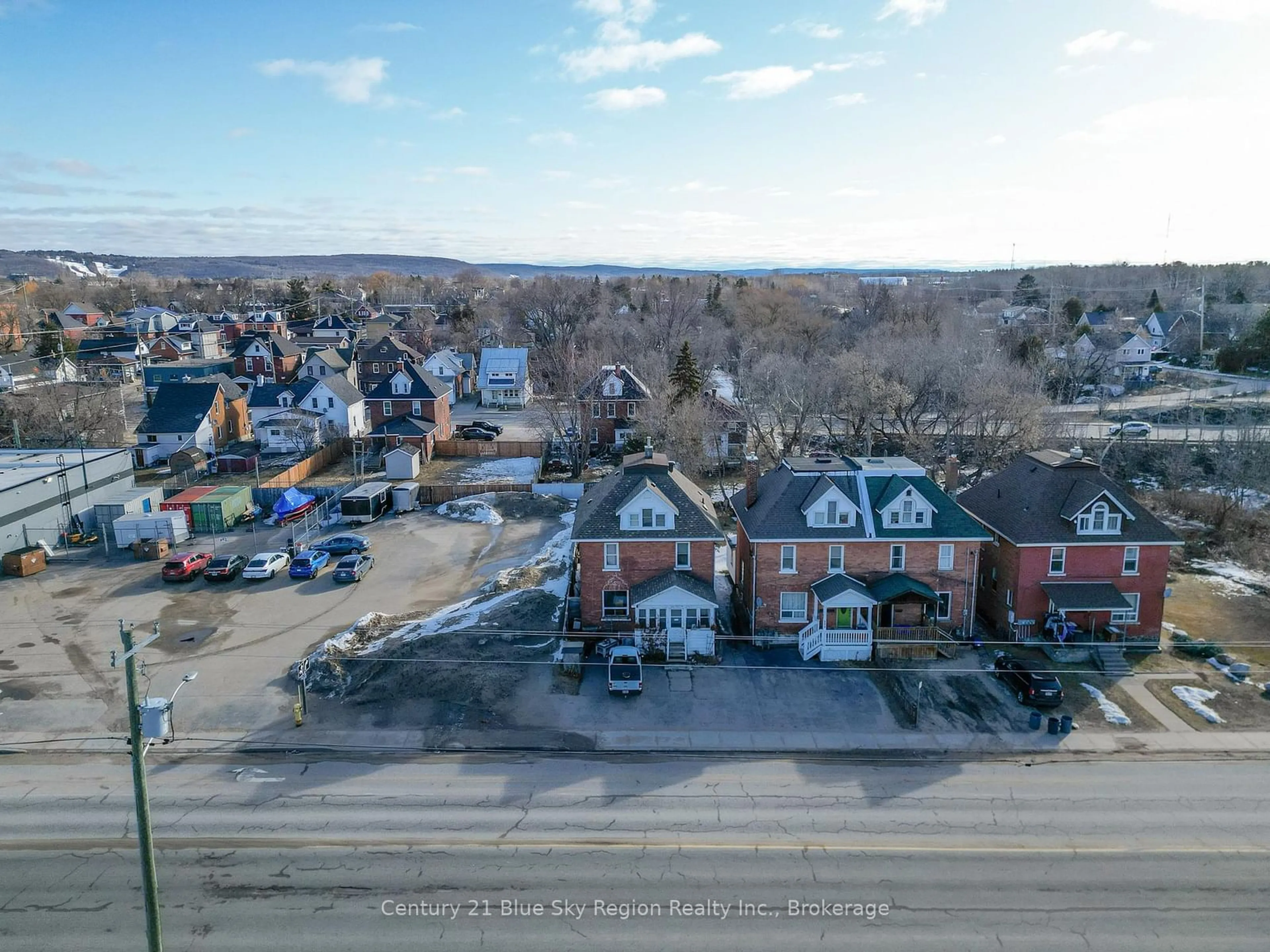 A pic from outside/outdoor area/front of a property/back of a property/a pic from drone, street for 646 Main St, North Bay Ontario P1B 1B9