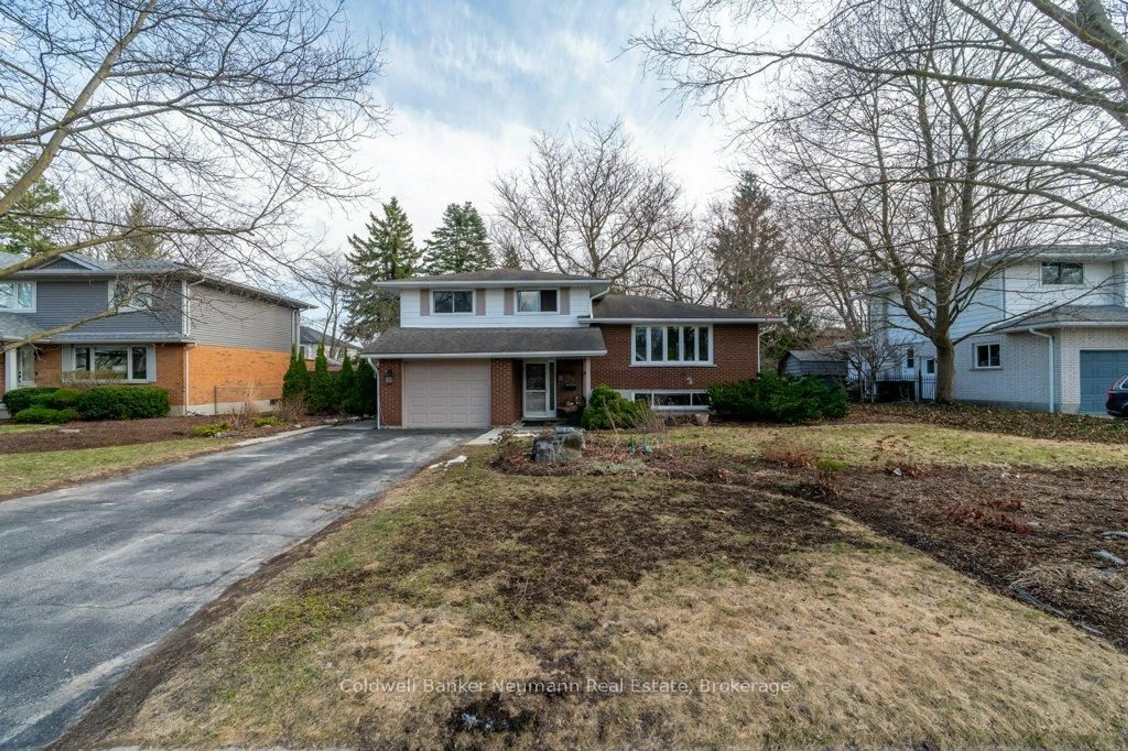 Unknown for 38 Hickory St, Guelph Ontario N1G 2X3