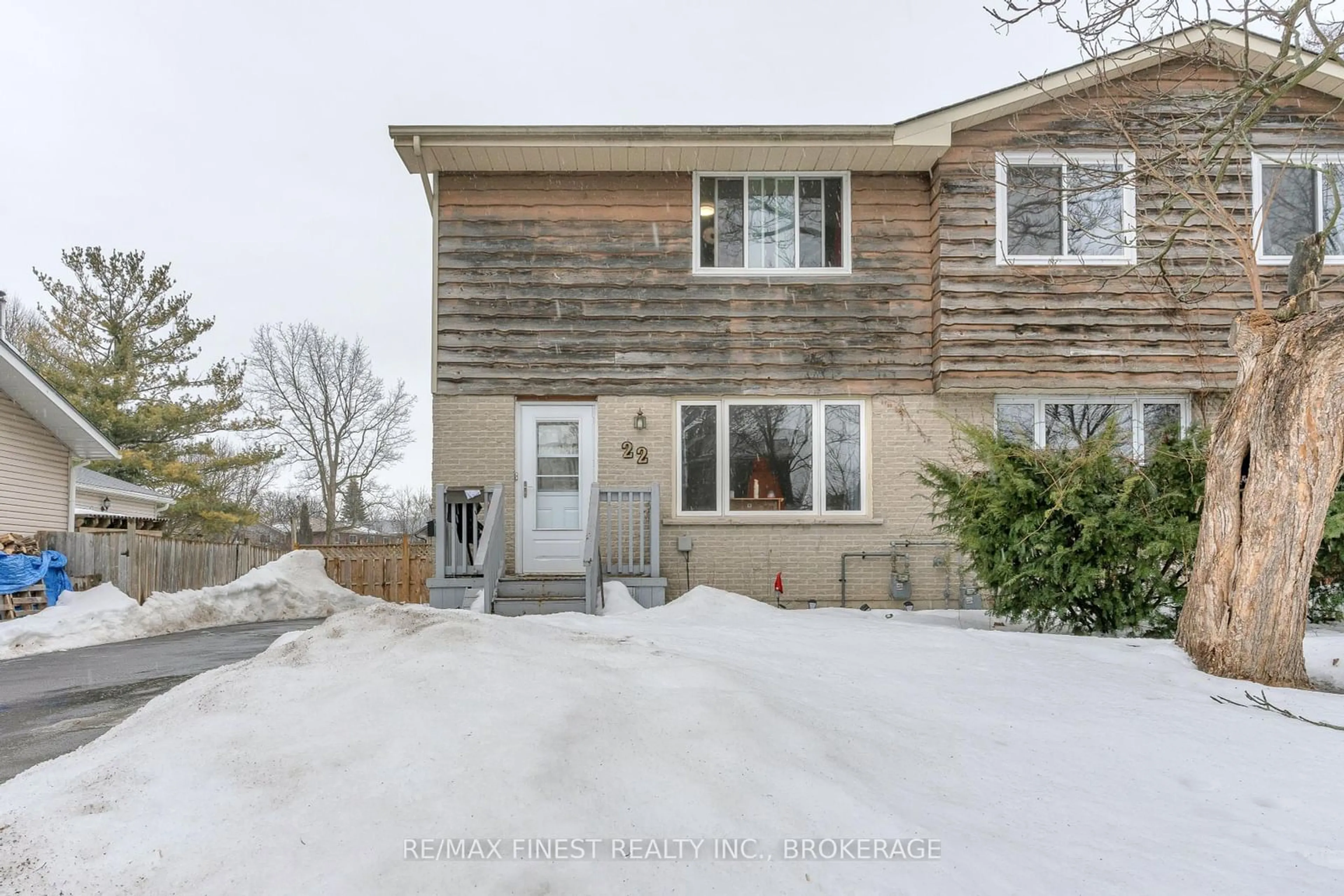 A pic from outside/outdoor area/front of a property/back of a property/a pic from drone, street for 22 Carriage Court Ave, Kingston Ontario K7K 5X2