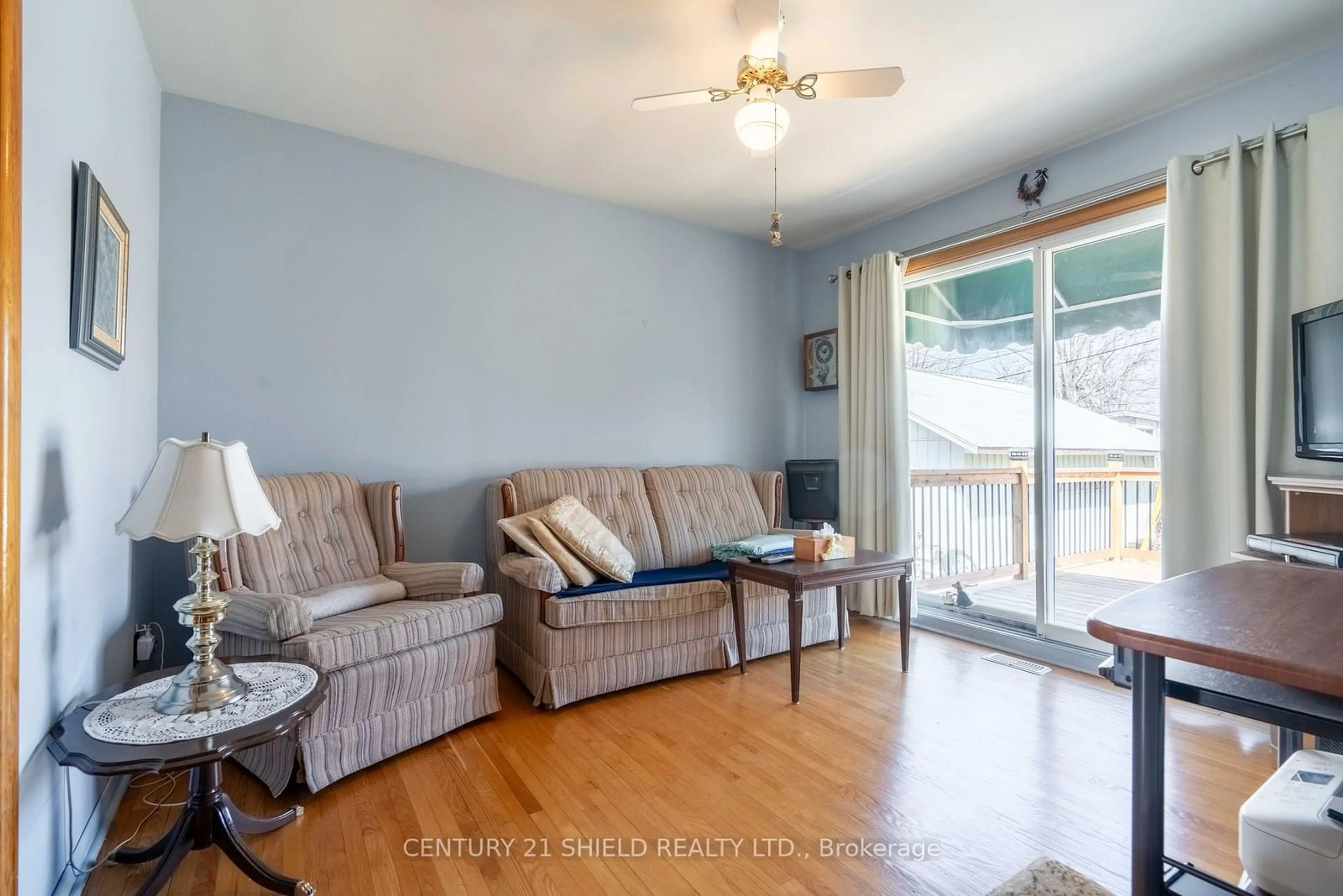 Living room with furniture, unknown for 506 Anderson Dr, Cornwall Ontario K6H 5N3