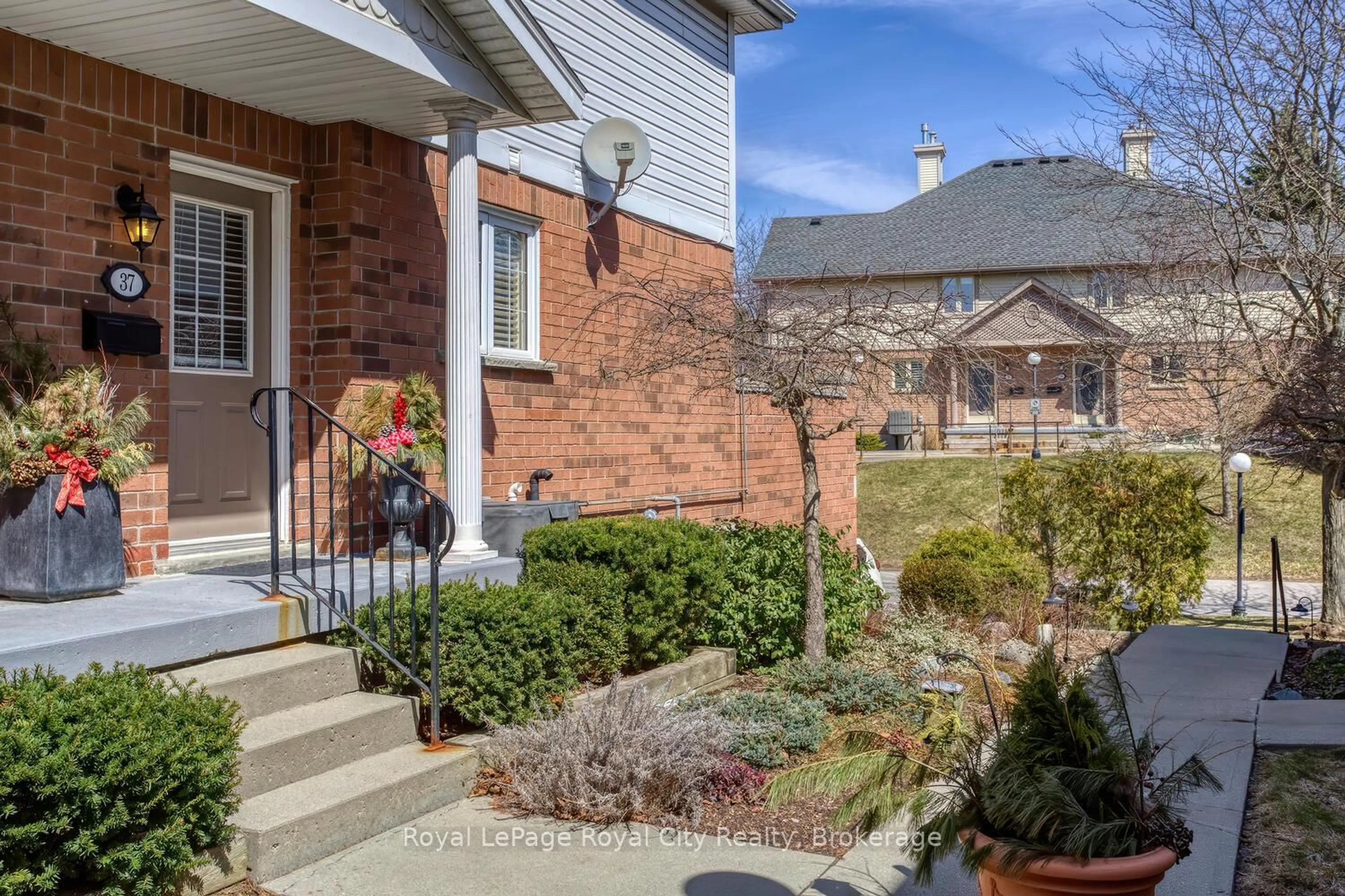 Home with brick exterior material, street for 941 Gordon St #37, Guelph Ontario N1G 4R9