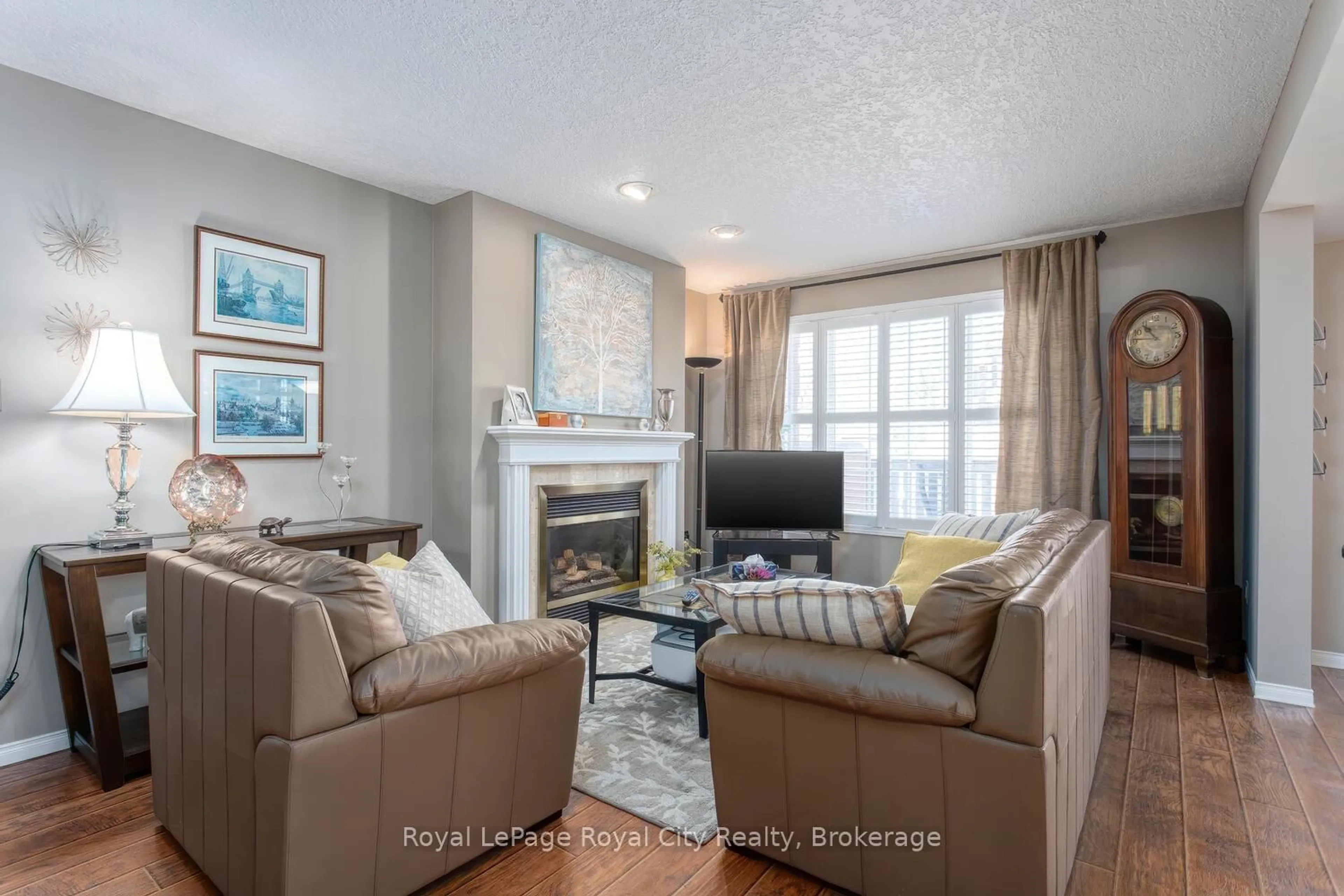 Living room with furniture, unknown for 941 Gordon St #37, Guelph Ontario N1G 4R9
