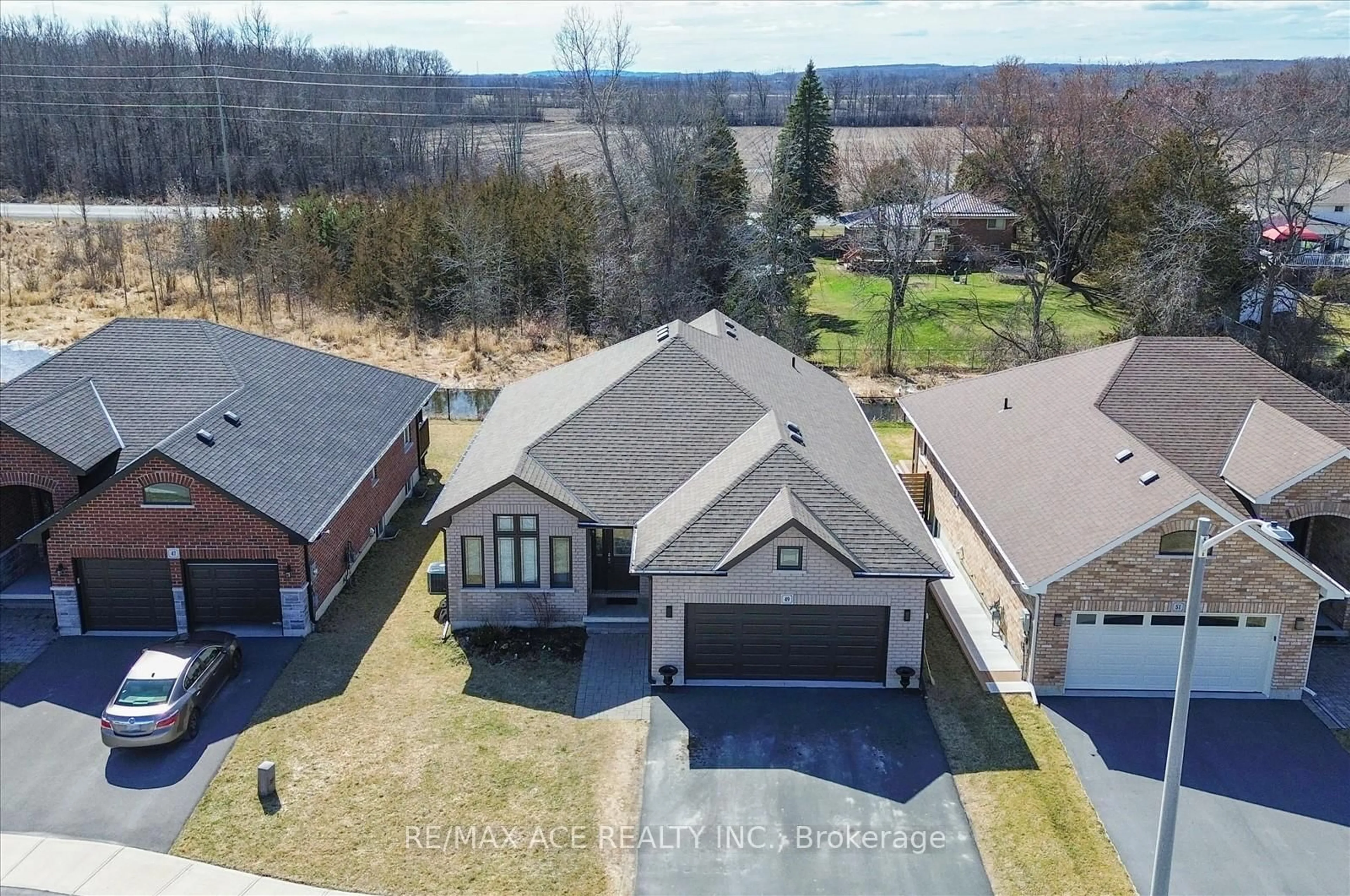 A pic from outside/outdoor area/front of a property/back of a property/a pic from drone, unknown for 49 Covington Cres, Belleville Ontario K8N 0K9