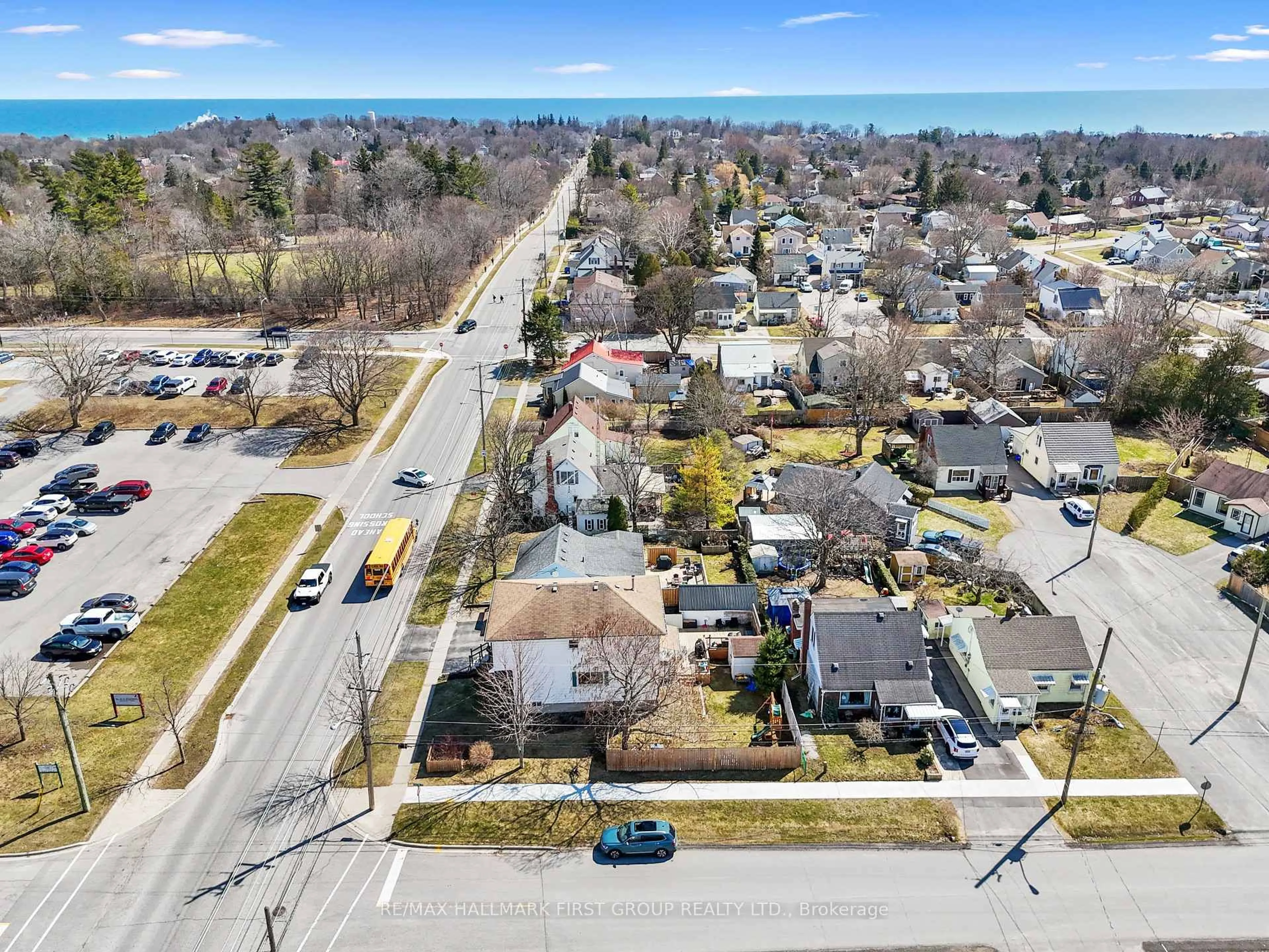 A pic from outside/outdoor area/front of a property/back of a property/a pic from drone, street for 150 Victoria St, Port Hope Ontario L1A 3M9