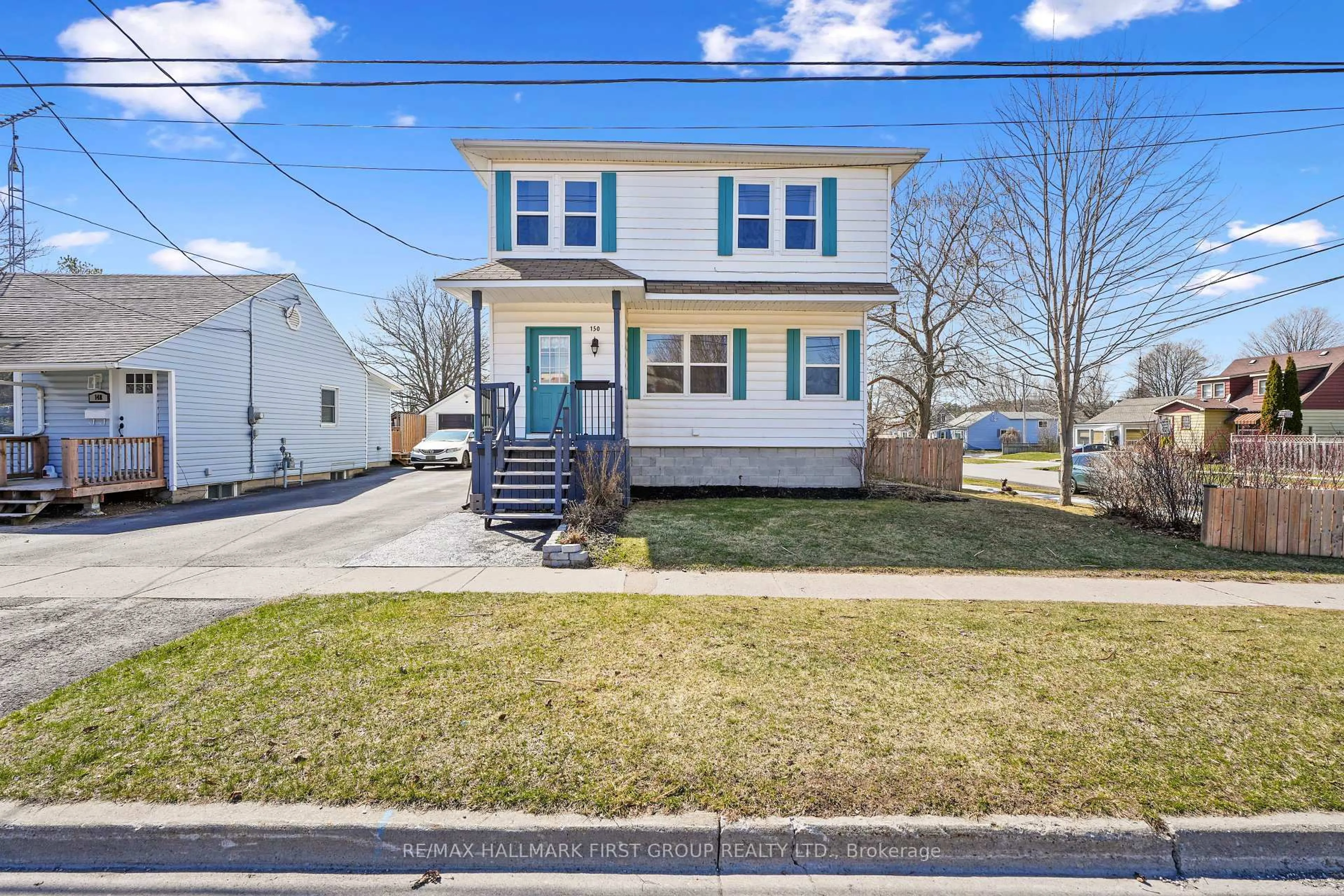 Home with vinyl exterior material, street for 150 Victoria St, Port Hope Ontario L1A 3M9