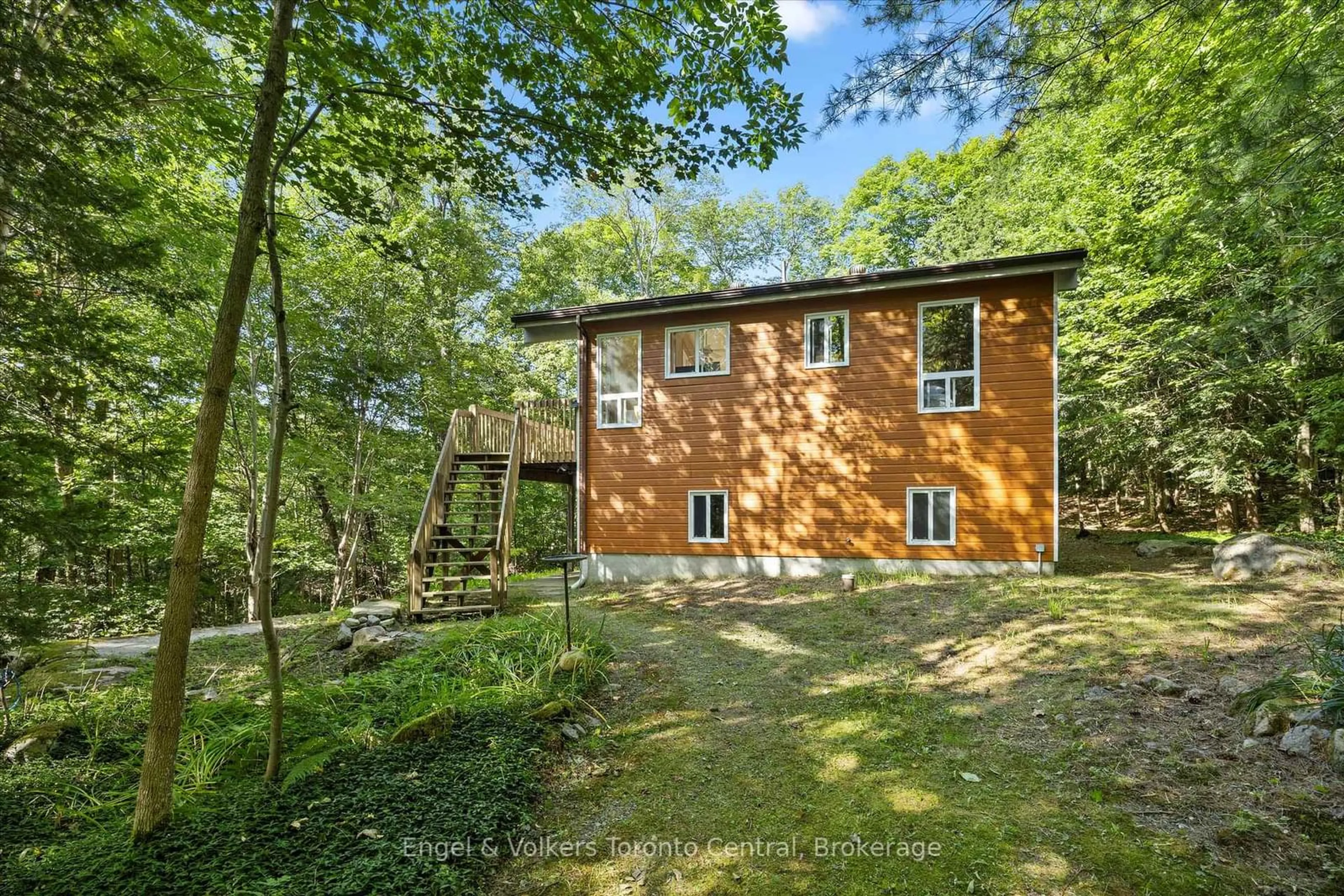 A pic from outside/outdoor area/front of a property/back of a property/a pic from drone, forest/trees view for 13 HICKORY Cres, Seguin Ontario P0C 1J0