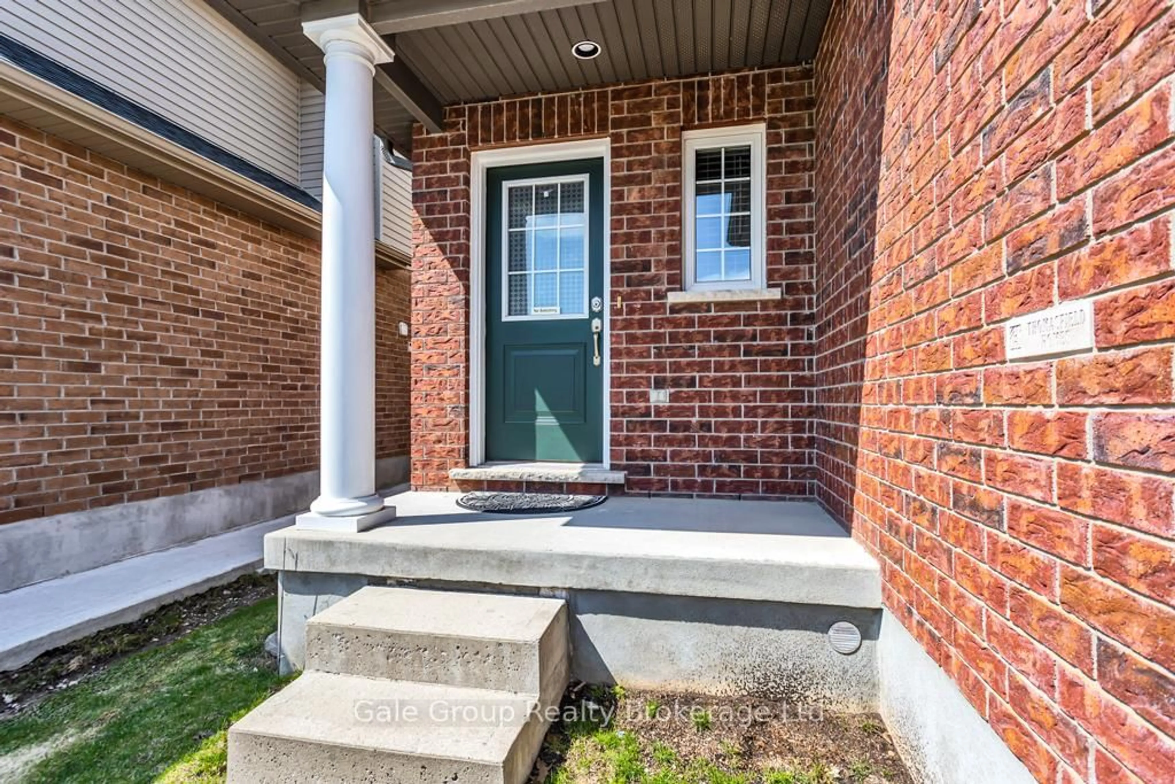 Home with brick exterior material, street for 687 Frontenac Cres, Woodstock Ontario N4V 0B2