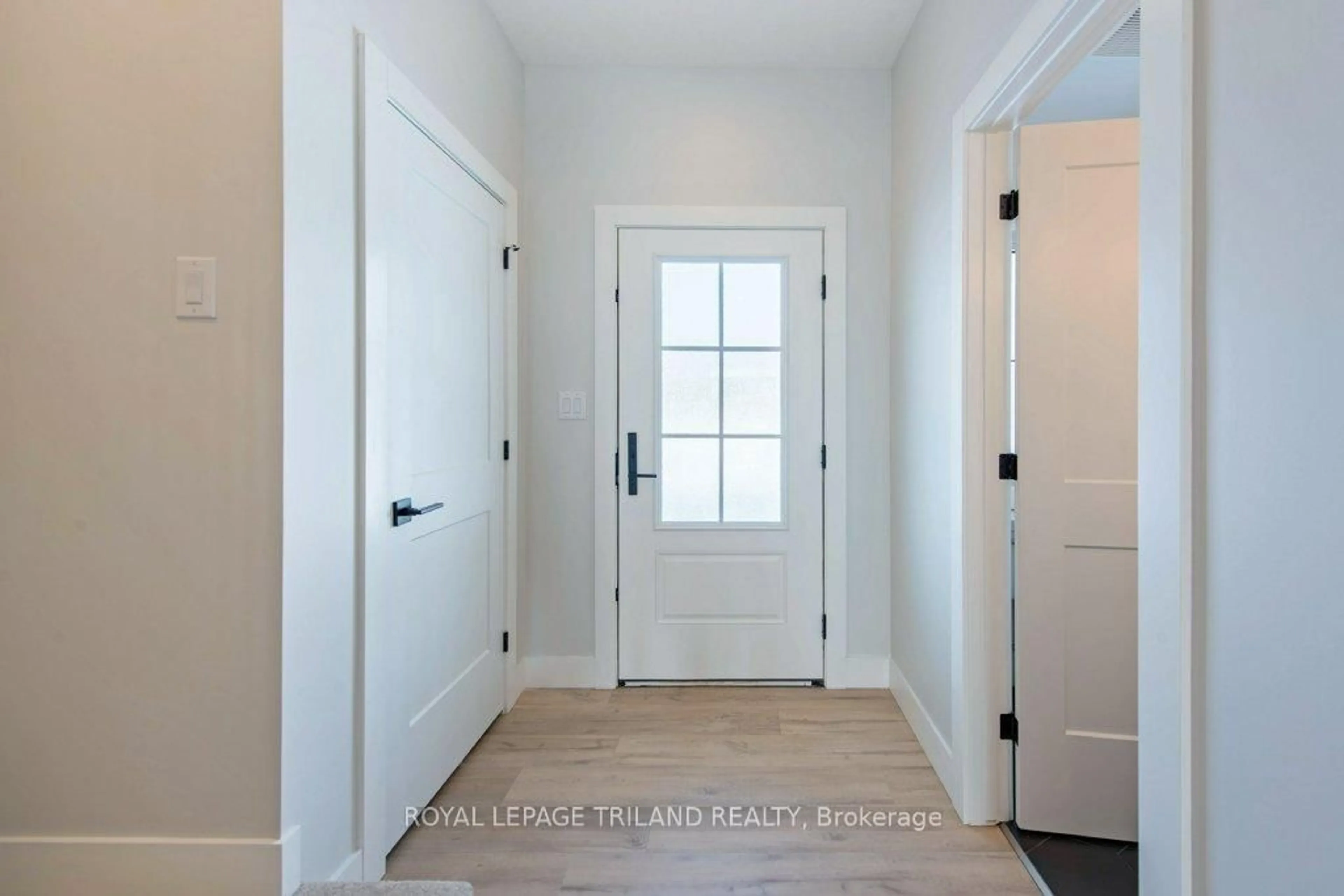 Indoor entryway for 278 Marsh Line, Dutton/Dunwich Ontario N0L 1J0