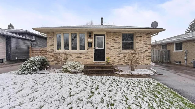 477 Ferndale Ave, London 1