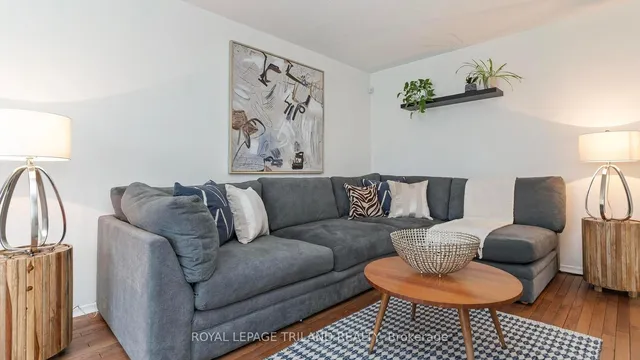 477 Ferndale Ave, London 4