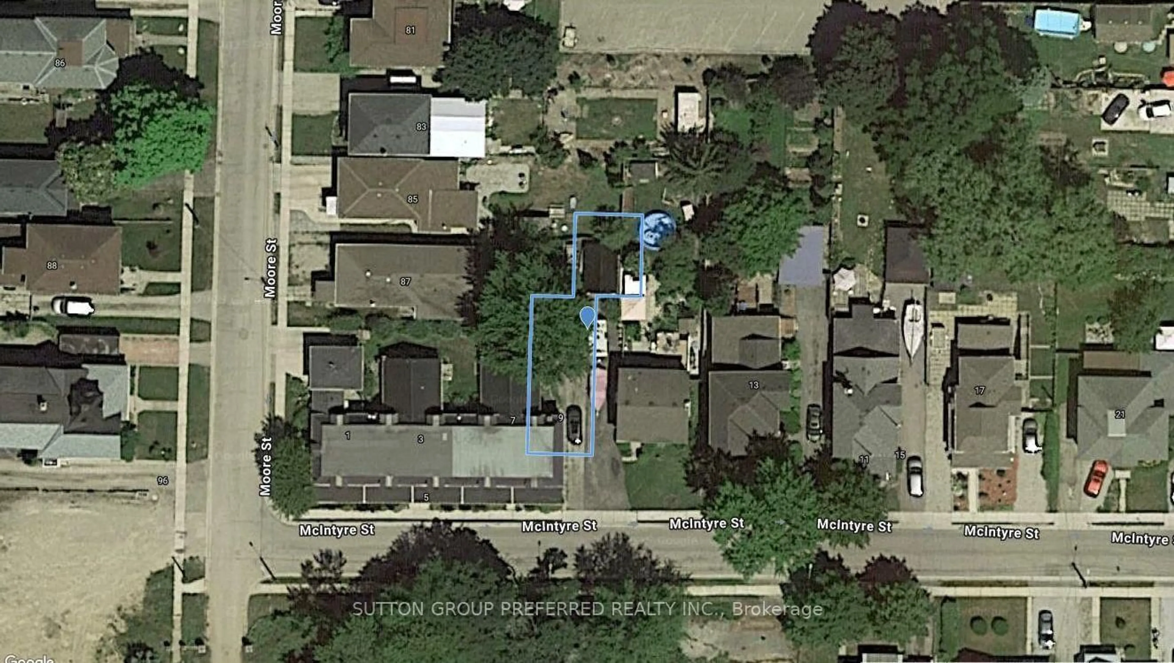 A pic from outside/outdoor area/front of a property/back of a property/a pic from drone, street for 9 McIntyre St, St. Thomas Ontario N5R 2M2