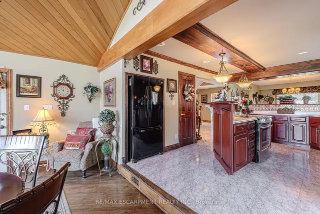 Additional property image - 136 Country Club Dr