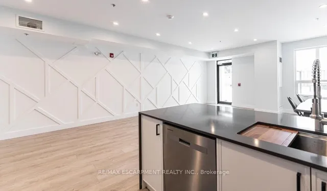 Property image - 120 Springvalley Cres Unit 106