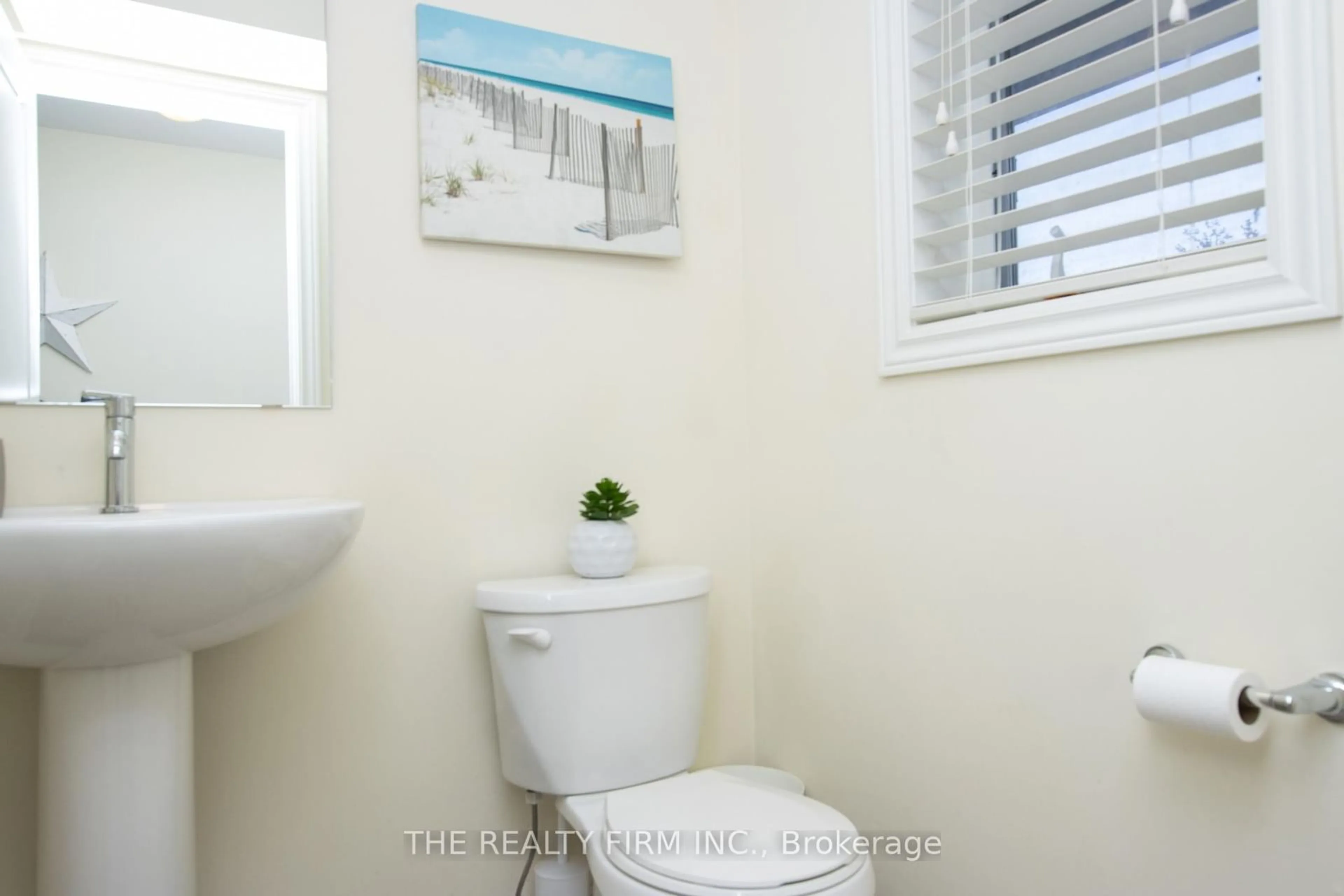 Standard bathroom, unknown for 1310 Michael Circ, London Ontario N5V 0B8