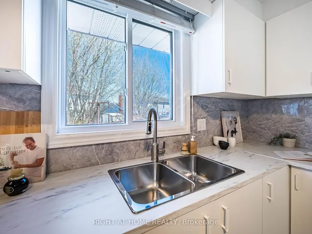 Additional image 24 of 7 Capilano Dr