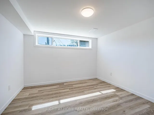 Additional image 9 of 7 Capilano Dr