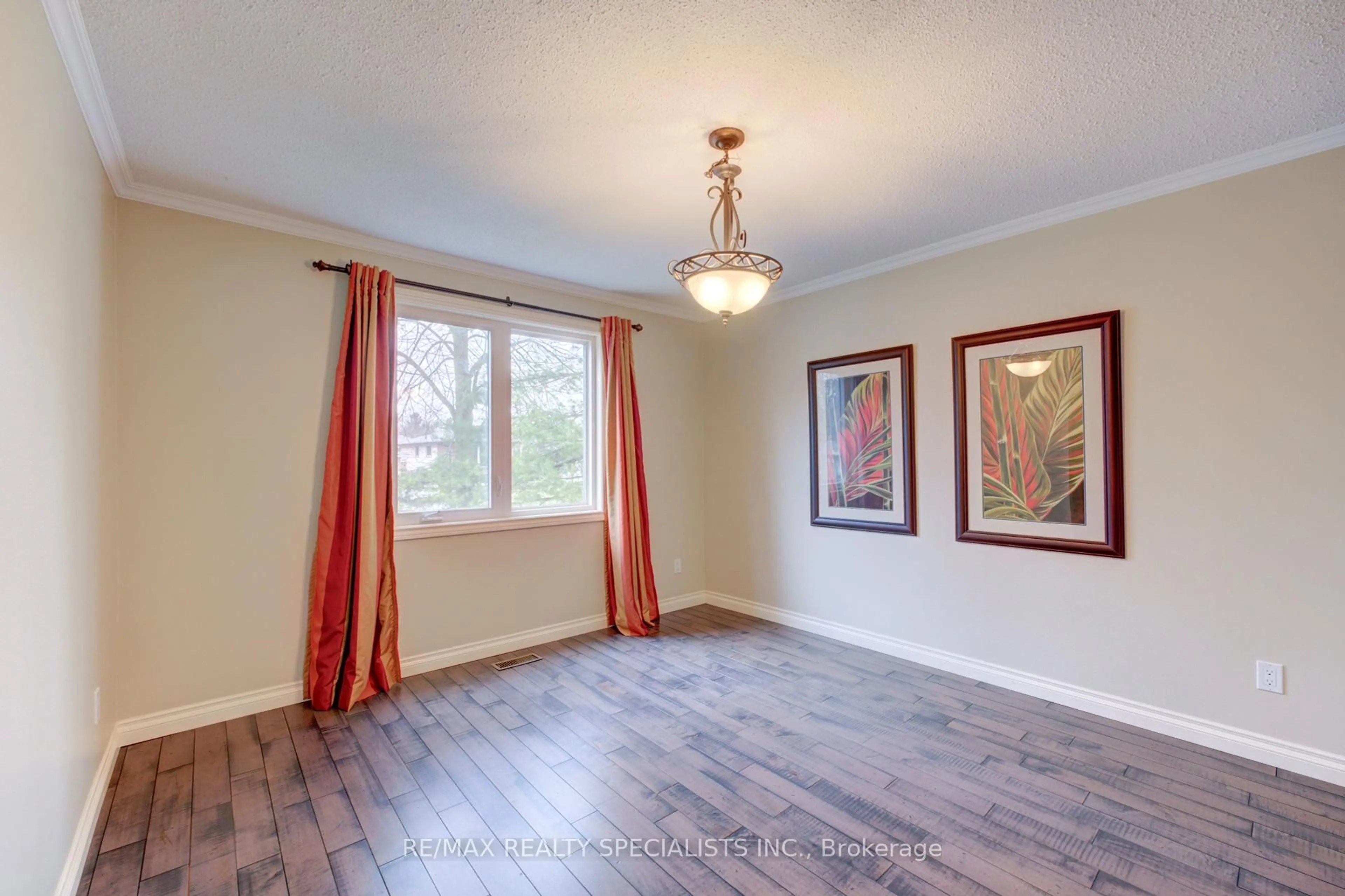 A pic of a room for 68 Oriole Pkwy, Brantford Ontario N3R 6V9