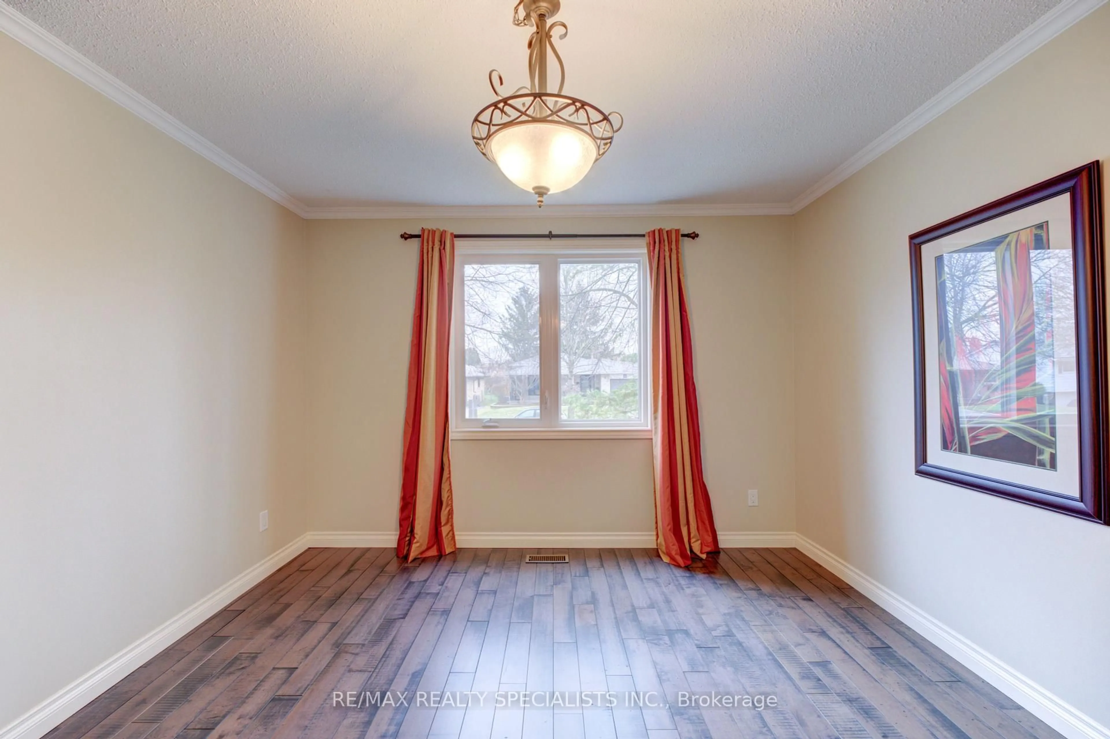 A pic of a room for 68 Oriole Pkwy, Brantford Ontario N3R 6V9