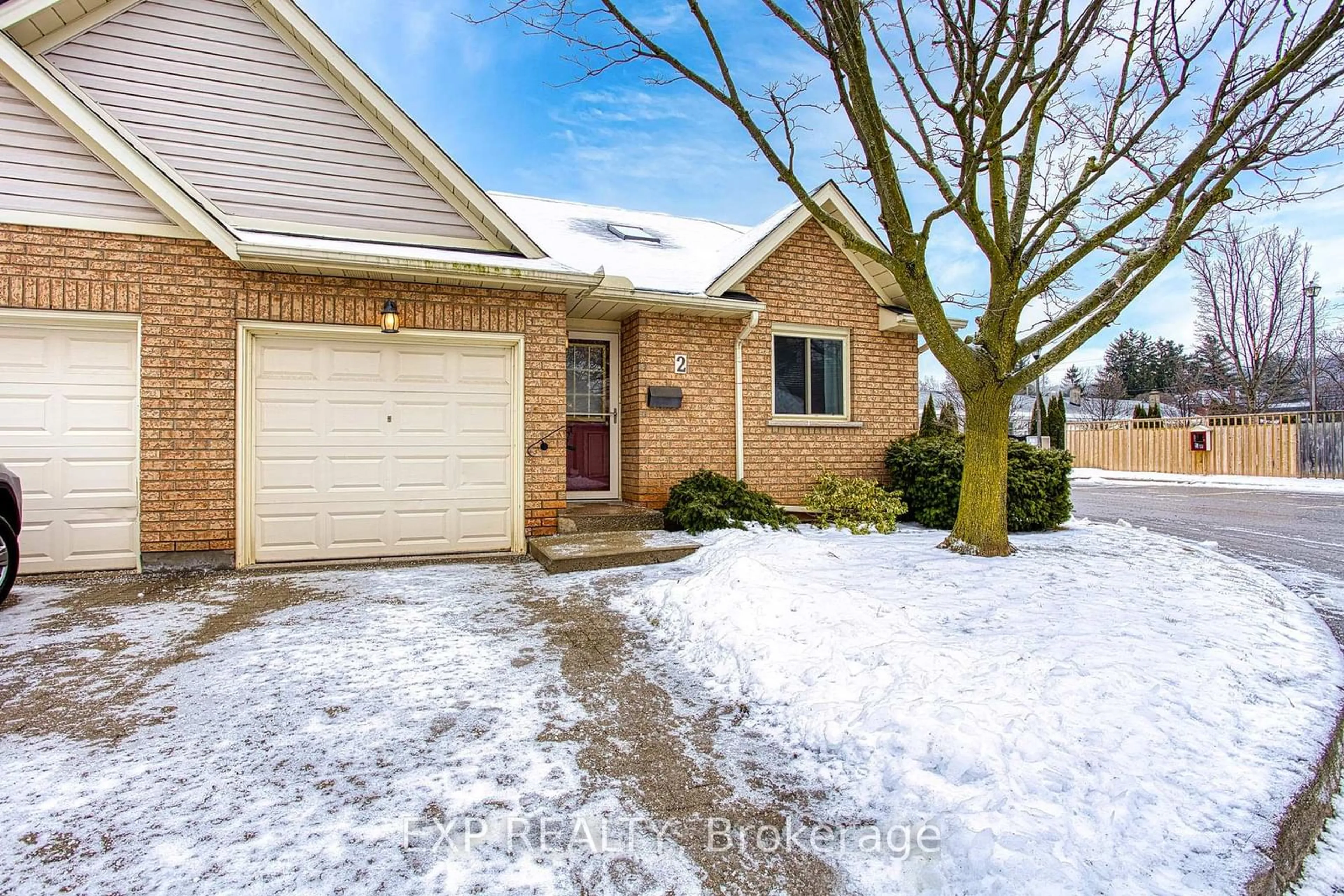 Home with brick exterior material, street for 165 Main St #2, Grimsby Ontario L3M 1P2
