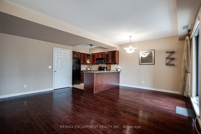 Additional property image - 47 Caroline St Unit 210