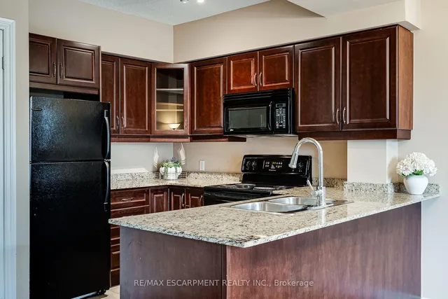 Additional property image - 47 Caroline St Unit 210