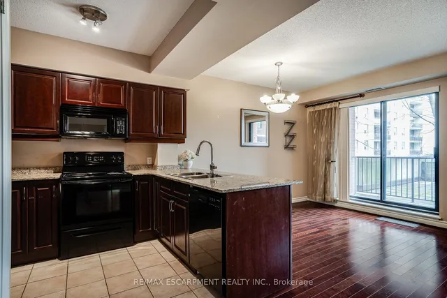 Additional property image - 47 Caroline St Unit 210