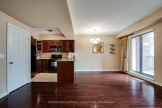 Additional property image - 47 Caroline St Unit 210
