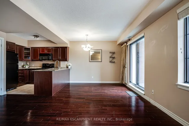 Additional property image - 47 Caroline St Unit 210