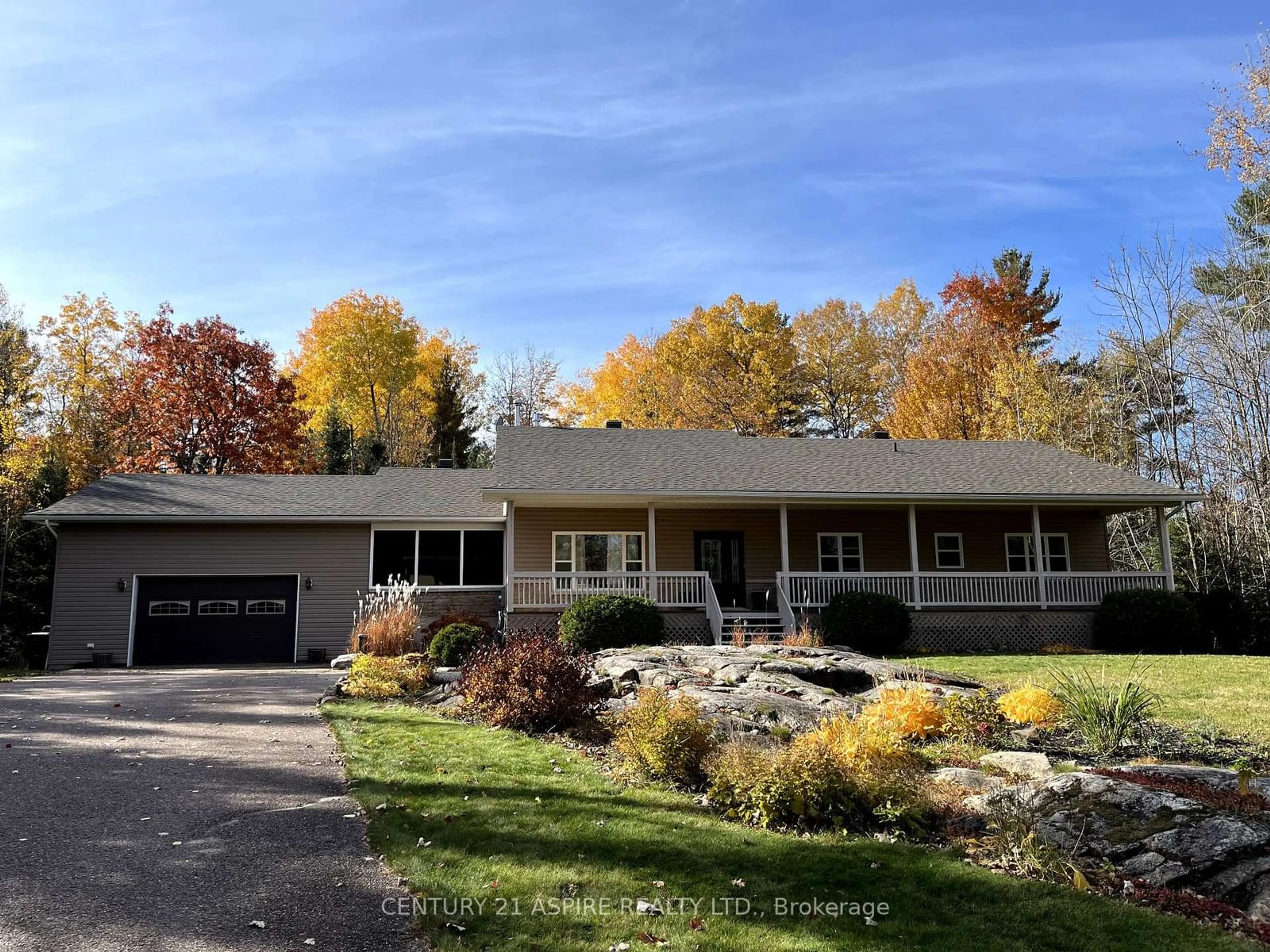 Home with vinyl exterior material, mountain view for 329 River Dr, Petawawa Ontario K8A 6W7