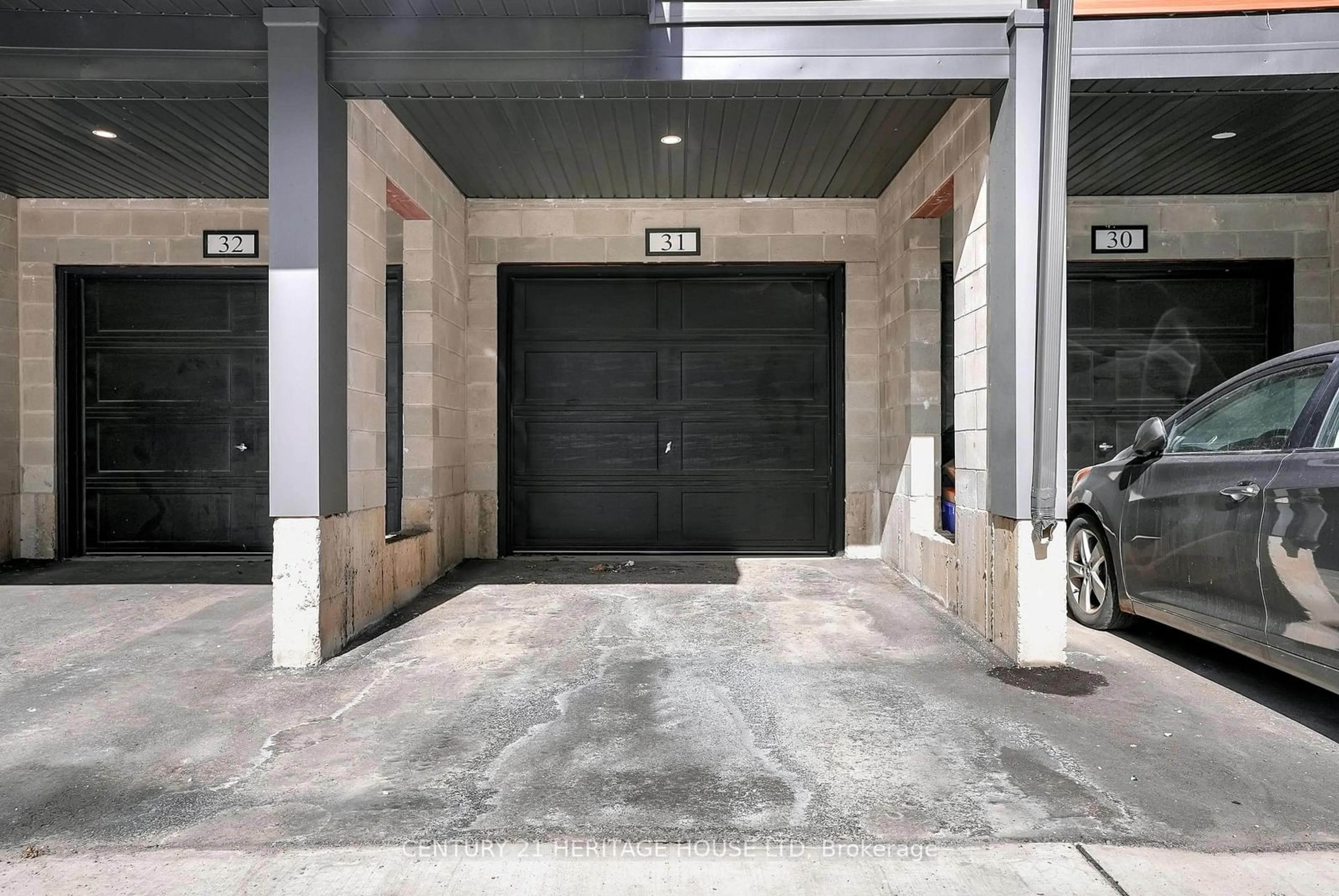 Indoor garage for 2 Willow St #31, Brant Ontario N3L 0K7
