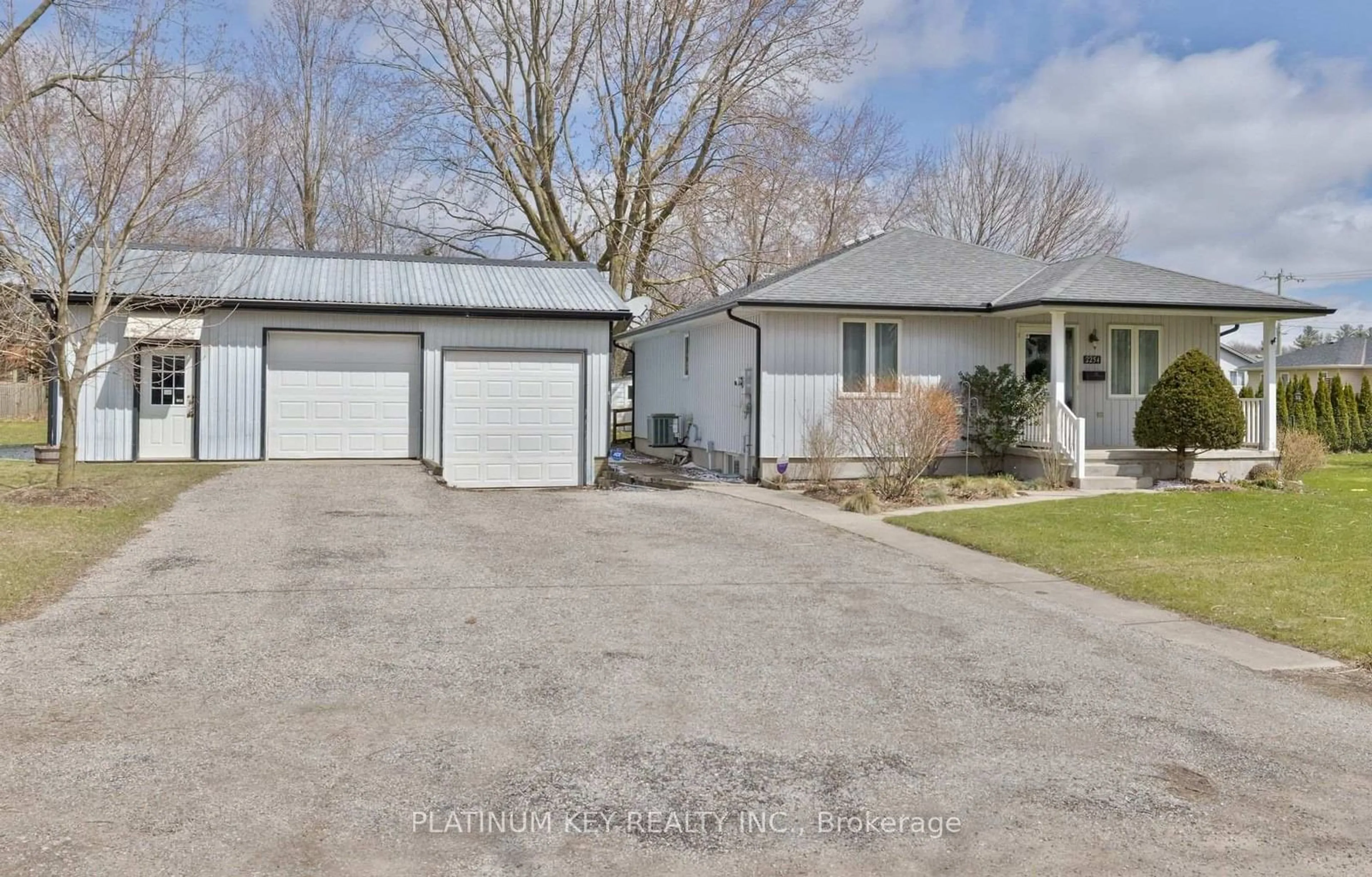 Unknown for 2254 Gore St, Strathroy-Caradoc Ontario N0L 1W0