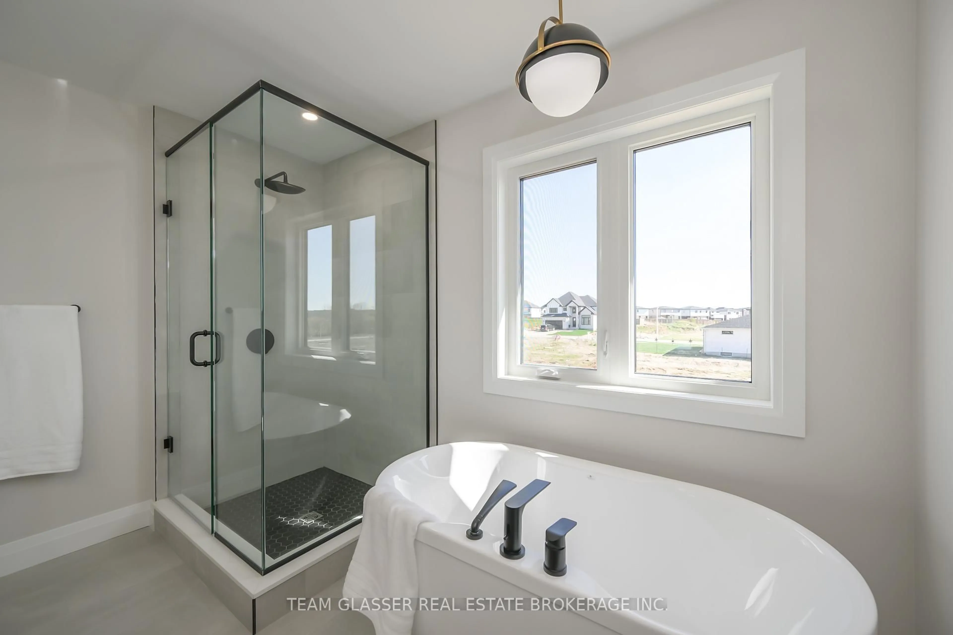 Contemporary bathroom, ceramic/tile floor for 72 ALLISTER Dr #LOT 97, Middlesex Centre Ontario N0L 1R0