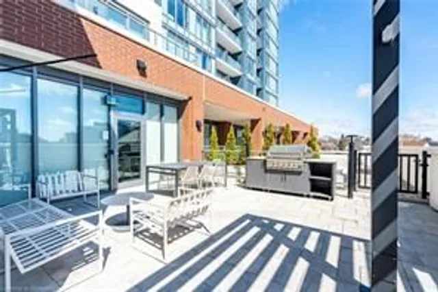 Additional property image - 15 Wellington St Unit 1102
